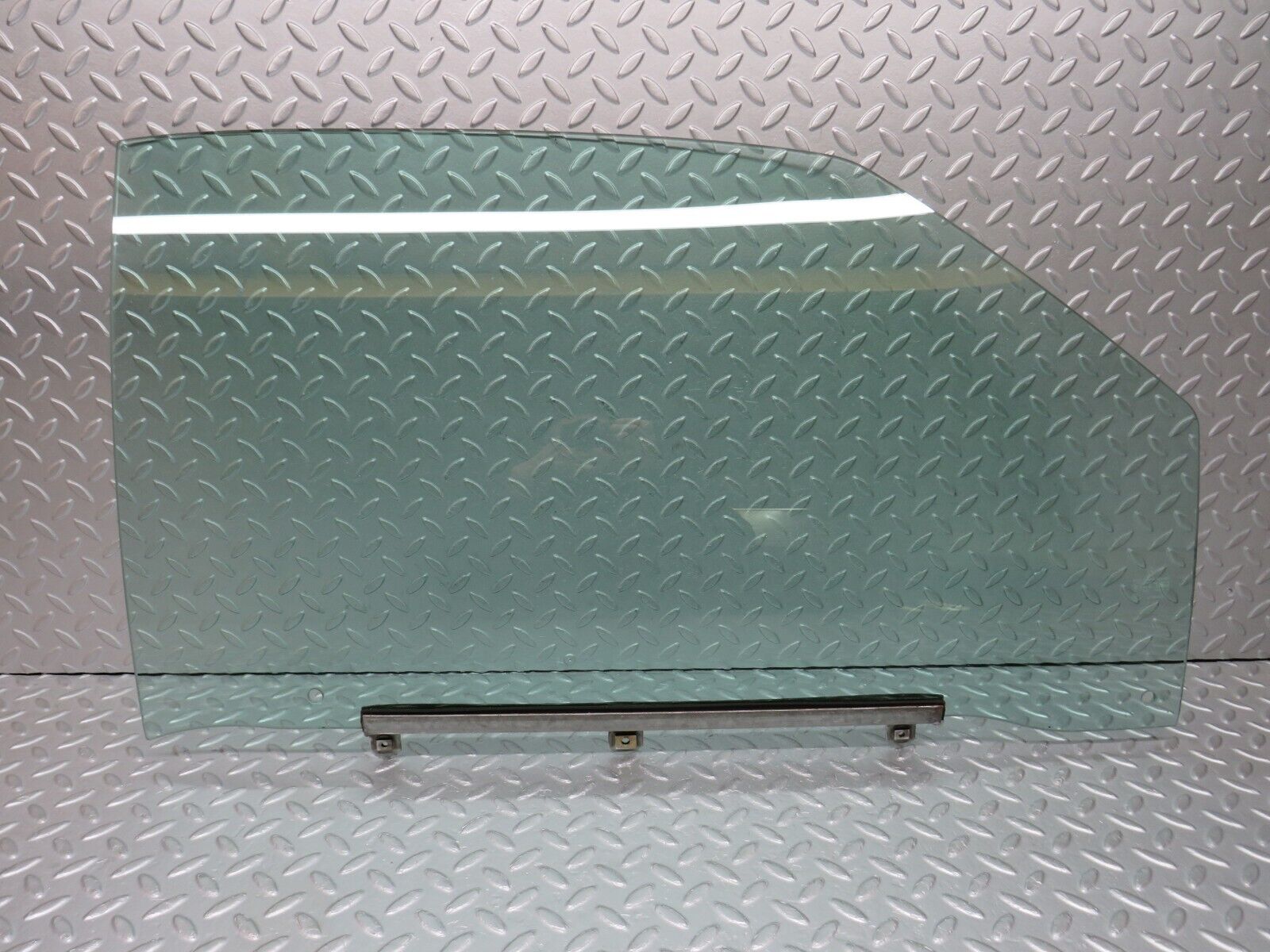 38229 Mercedes-Benz R129 280SL Coupe Right Door Window Glass