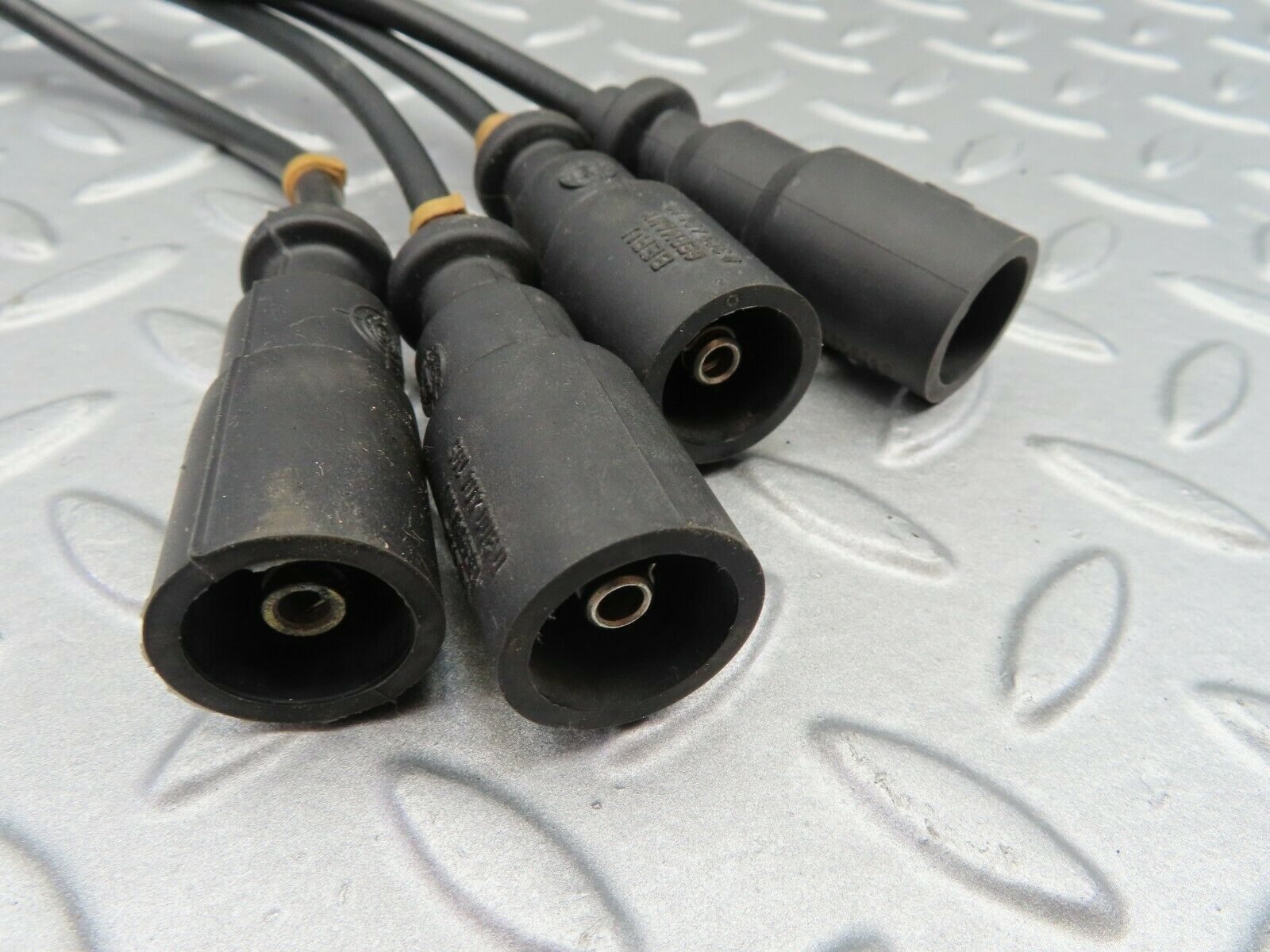 6820 Mercedes-Benz S124 E220 Wagon Ignition Lead Set Bosch 0001566710