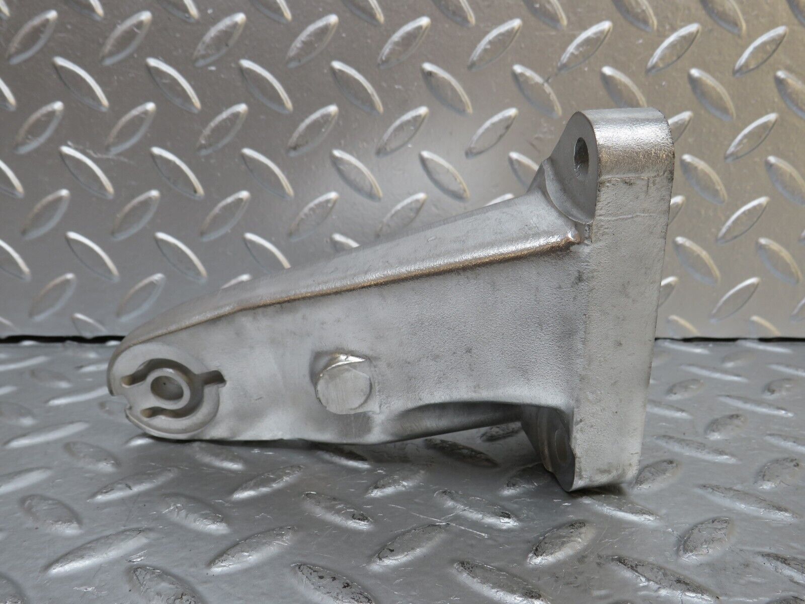 29432 Mercedes-Benz W124 230E Engine Mount Bracket Right Side 1022234204