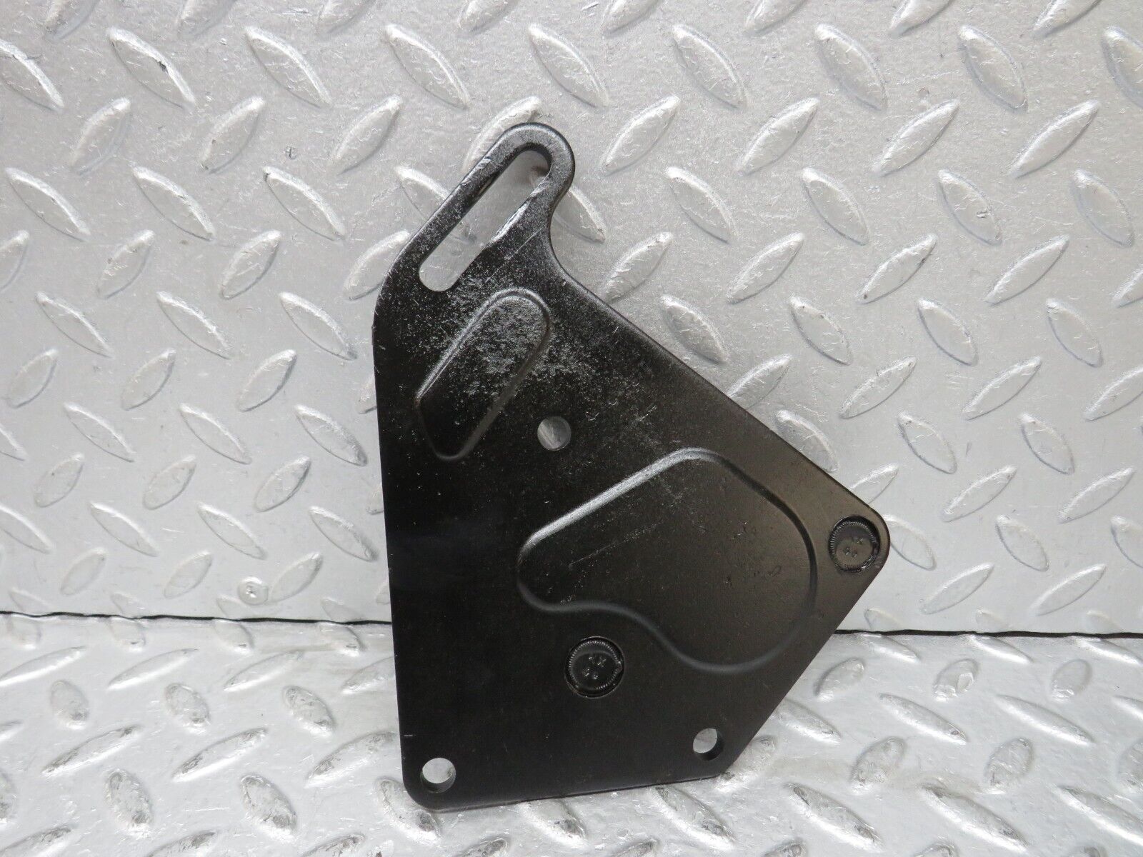 37661 Mercedes-Benz W109 300SEL Power Steering Pump Bracket