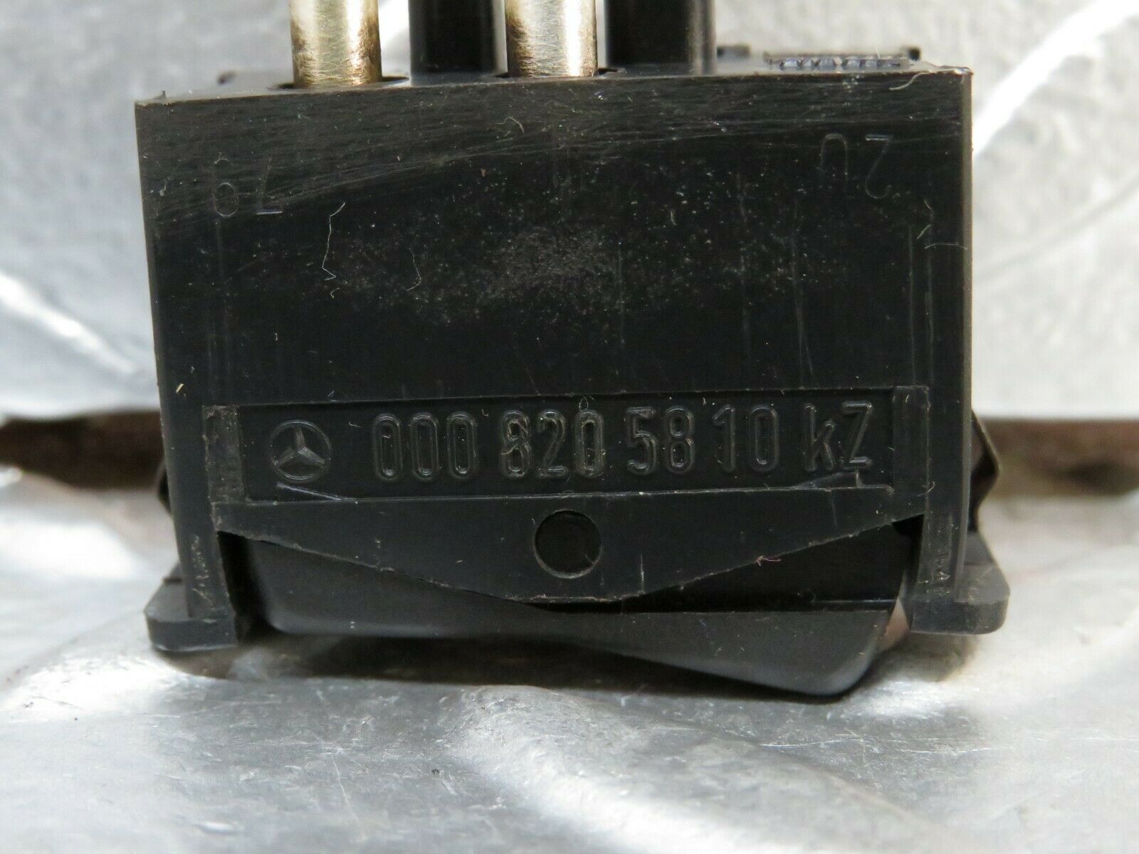 23810 Mercedes-Benz C107 450SLC Coupe Interior Dome Light Switch 0008205810