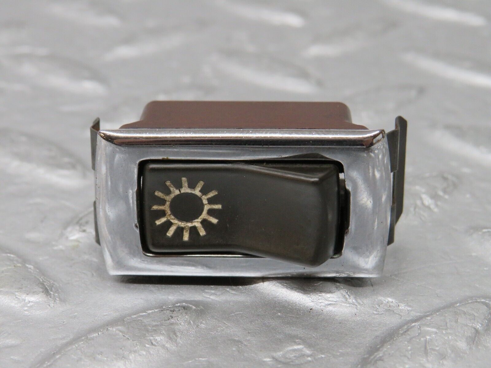 37526 Mercedes-Benz W109 300SEL Interior Light Switch 15013900