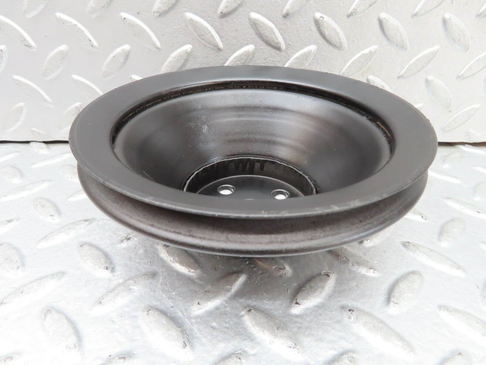 19081 Mercedes-Benz W123 300D Water Pump Pulley