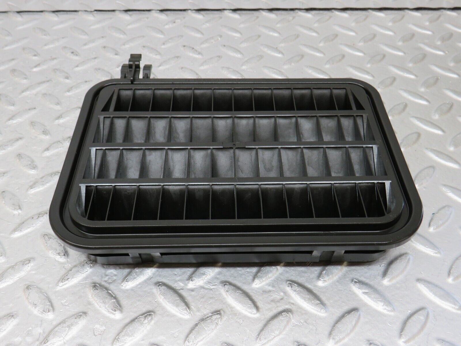 34952 Mercedes-Benz W210 320E Trunk Boot Air Vent Grill 1408300042