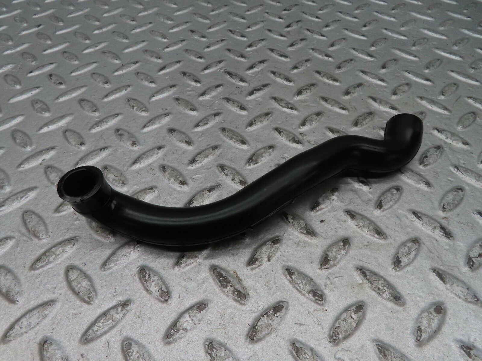 17869 Mercedes-Benz W116 450SEL Air Intake Breather Hose 1160940482