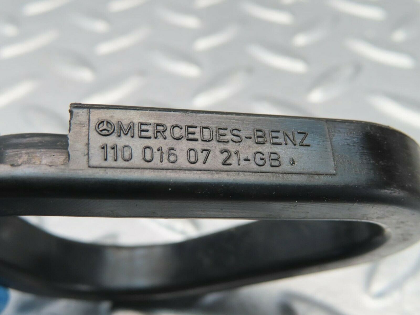 10923 Mercedes-Benz C123 280CE Coupe Valve Cover Gasket Set 1100160721