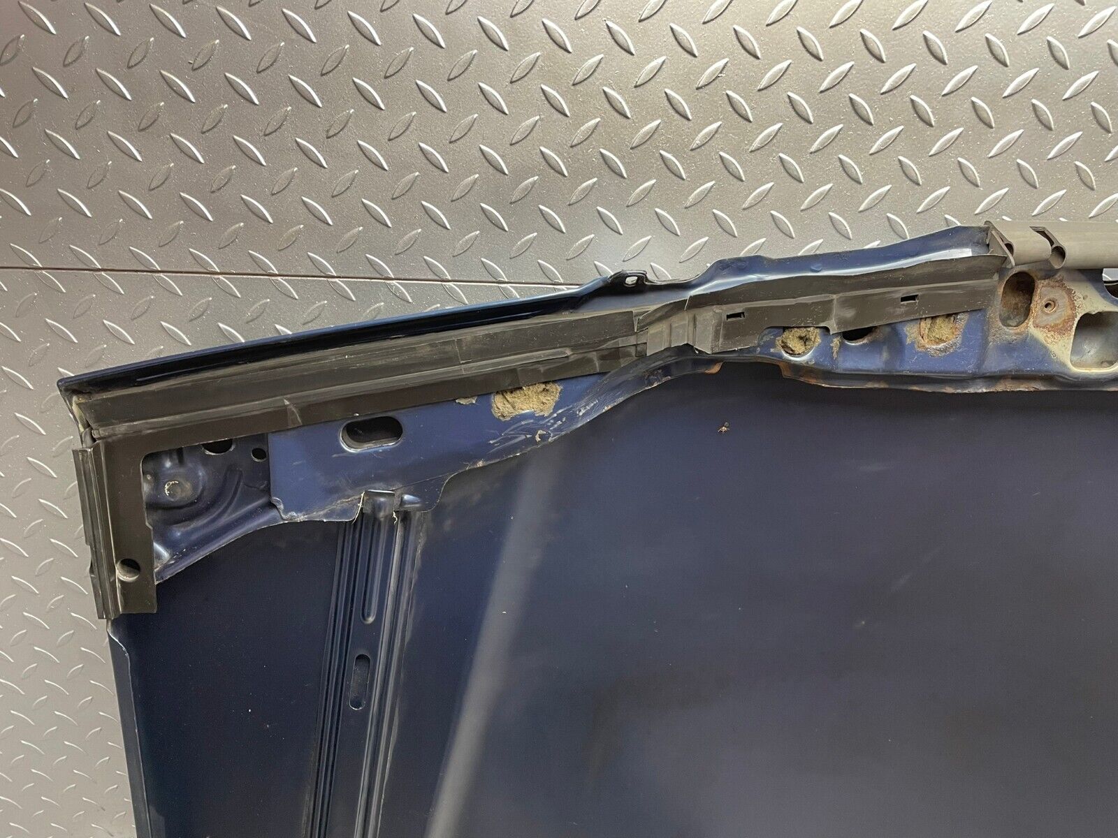 31421 Mercedes-Benz S124 220TE Wagon Bonnet