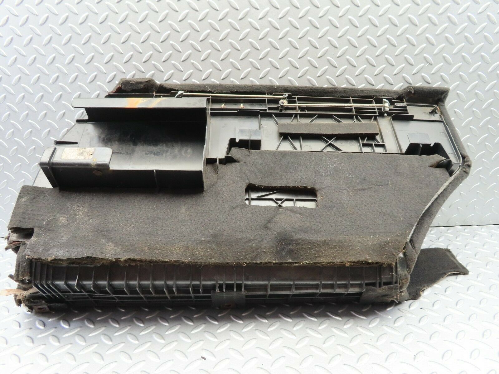 6664 Mercedes-Benz S124 E220 Wagon Rear Right Boot Cover Panel