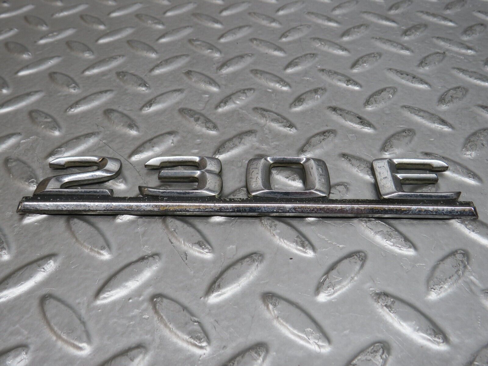 29469 Mercedes-Benz W124 230E Trunk Lid Badge Emblem