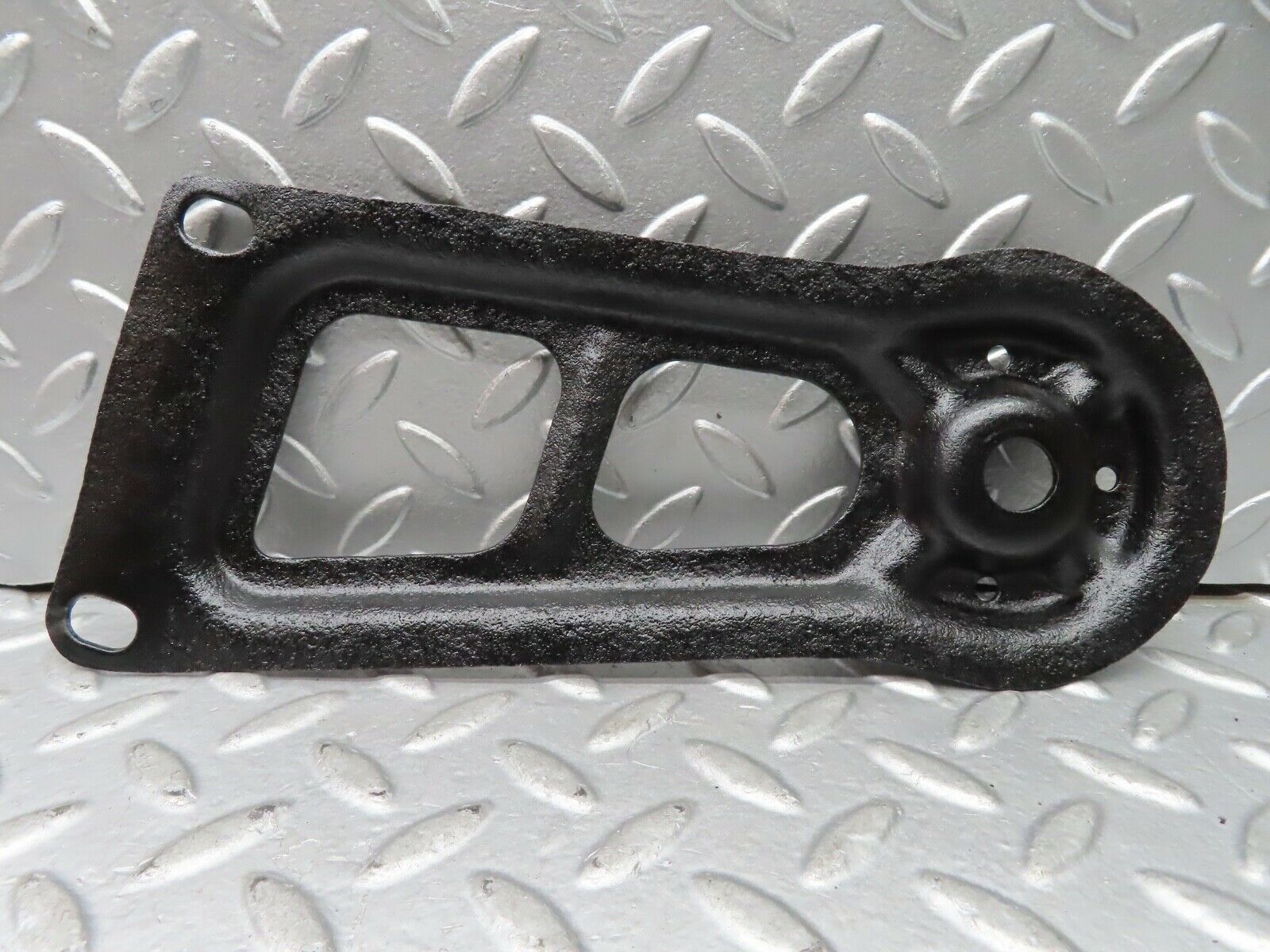 21289 Mercedes-Benz W123 230E Rear Suspension Axle Mounting Bracket