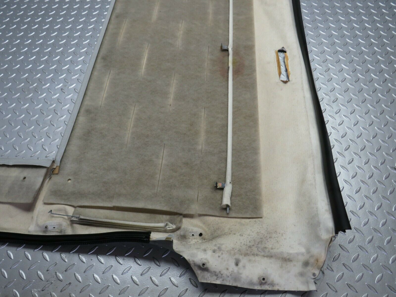 22322 Mercedes-Benz C124 E220 Coupe Roof Headlining Grey