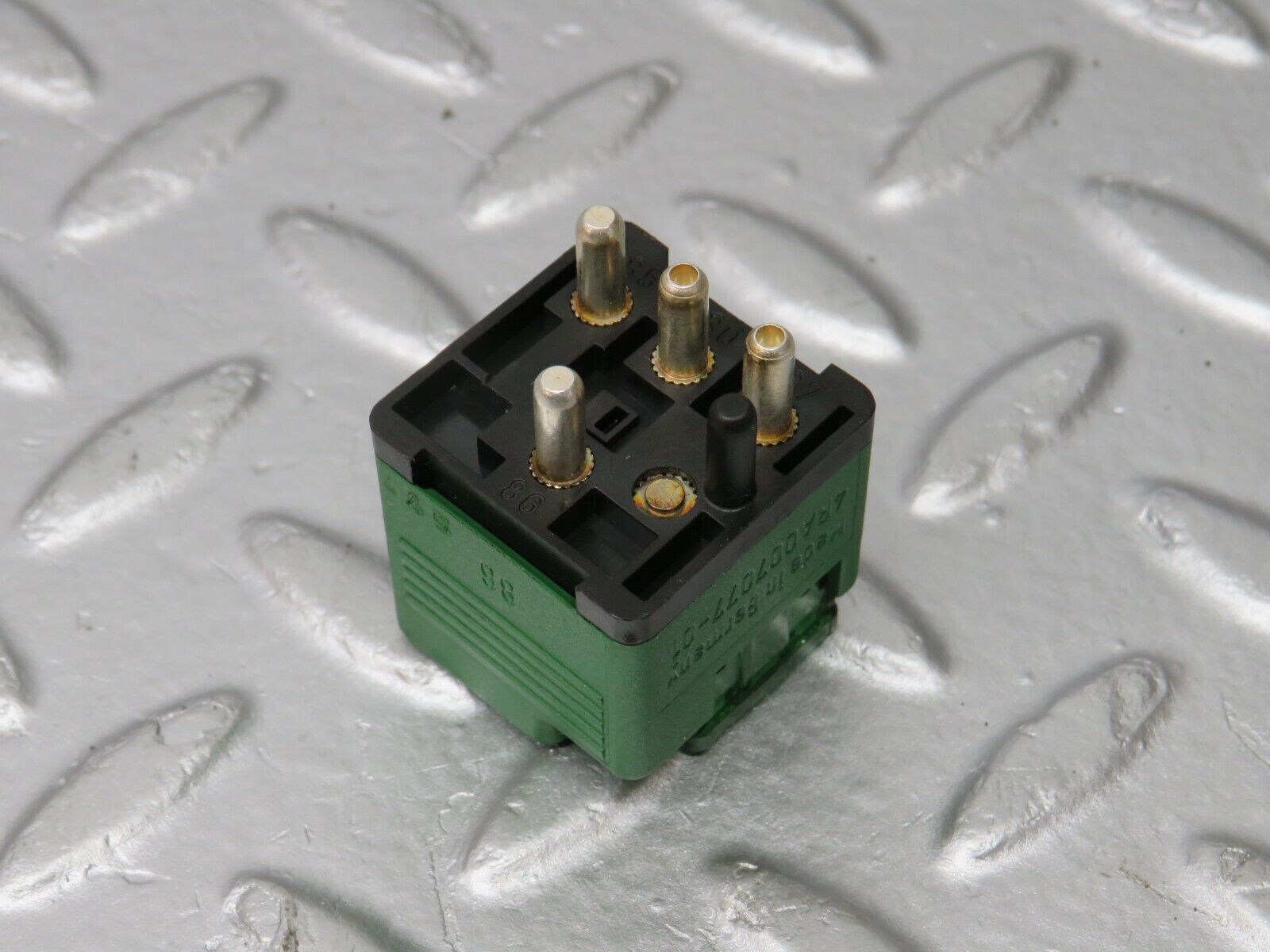 39699 Mercedes-Benz R129 320SL Coupe Overload Relay 0015429619