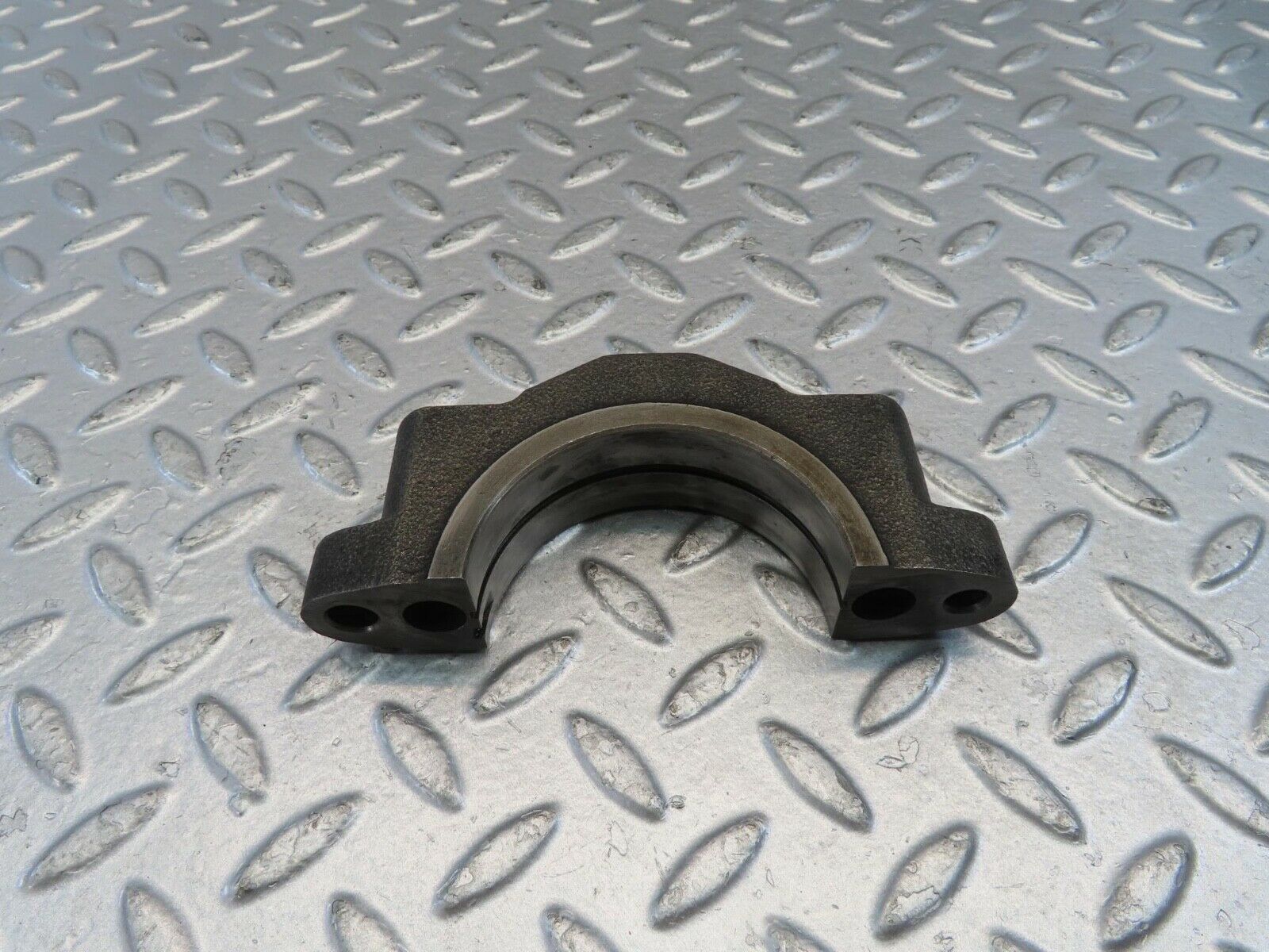 10994 Mercedes-Benz W115 220D Crankshaft Bearing Holder Block 6150110113