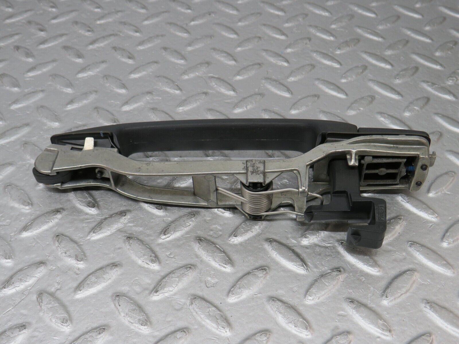 36629 Mercedes-Benz W201 190E 2.0L Exterior Door Handle Rear Right