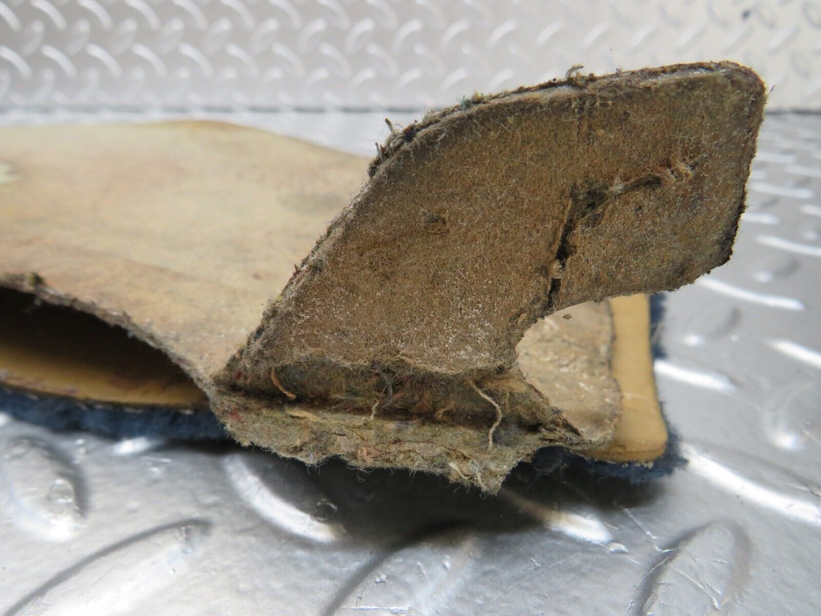 25262 Mercedes-Benz W201 190D Centre Console Carpet Blue Left