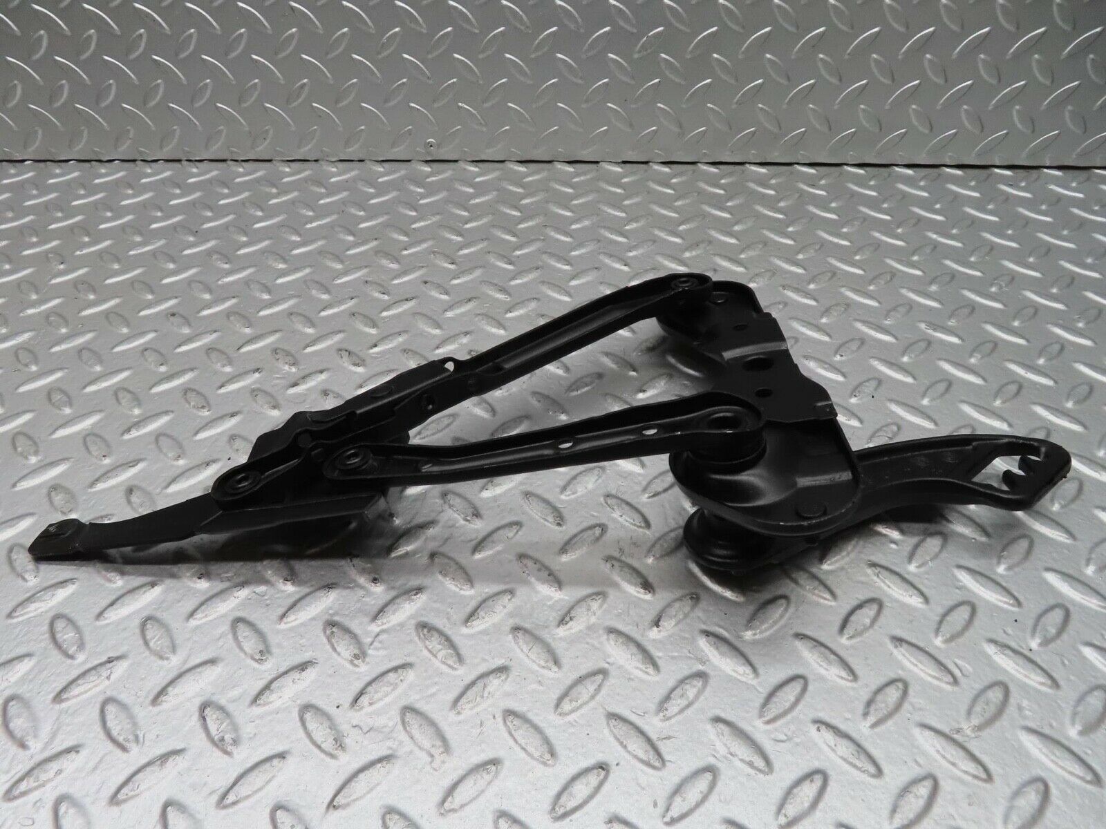 15114 Mercedes-Benz W140 S320 Bonnet Hinge Left Side 1298800128