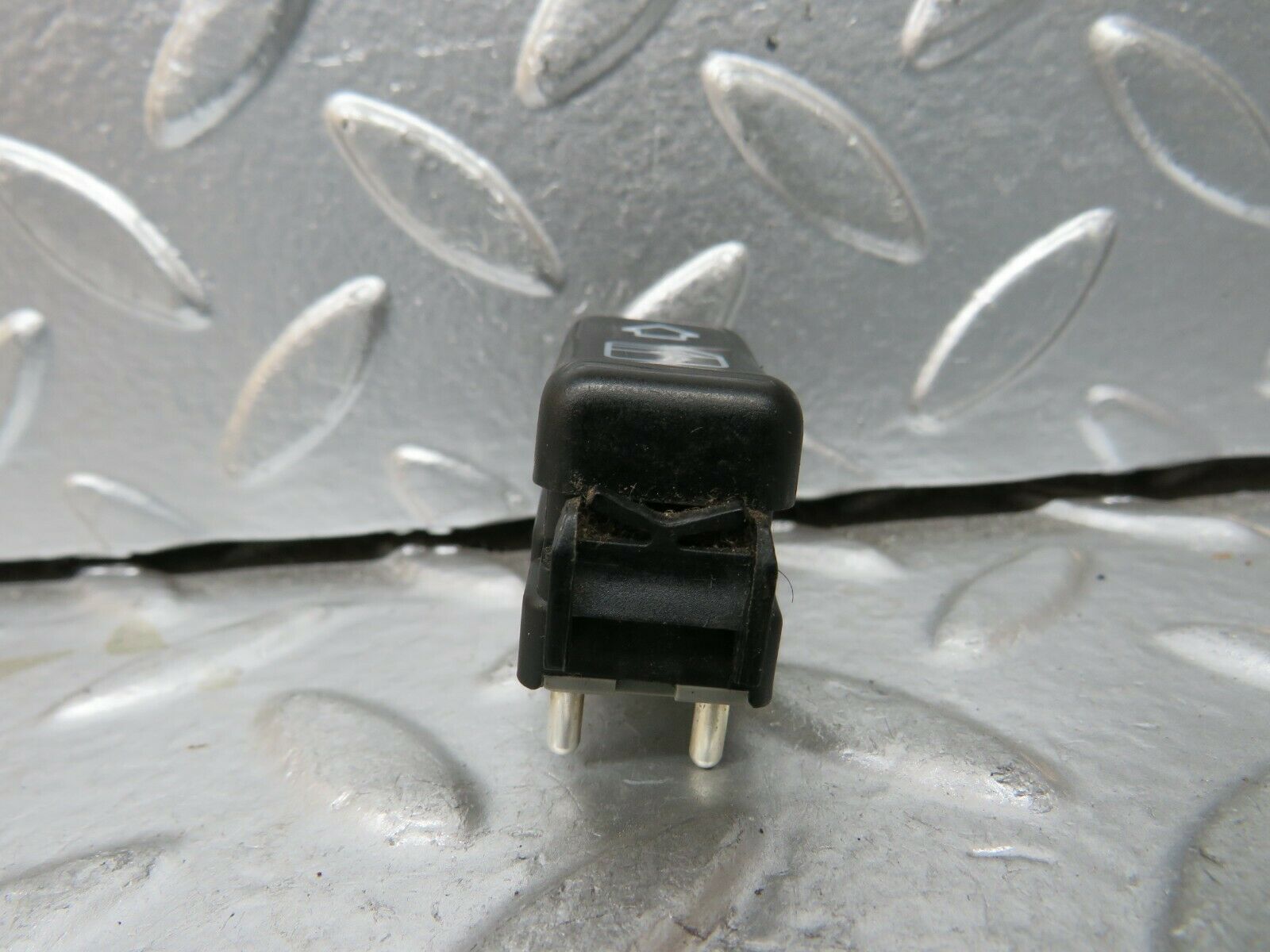 24285 Mercedes-Benz S124 220TE Electric Window Switch Right Side 1248209010