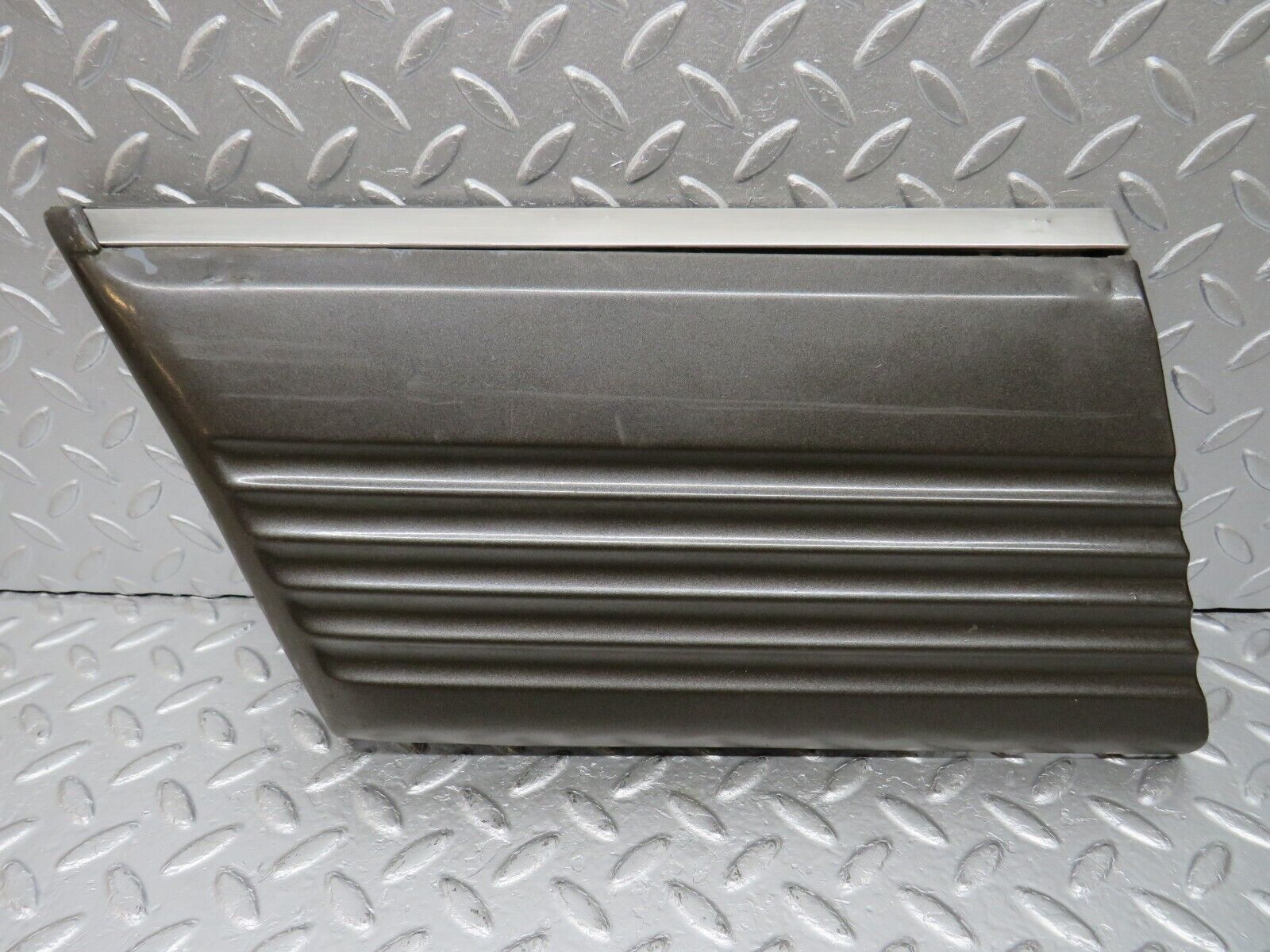 34373 Mercedes-Benz C126 380SEC Front Left Fender Wing Lower Moulding 1266900140