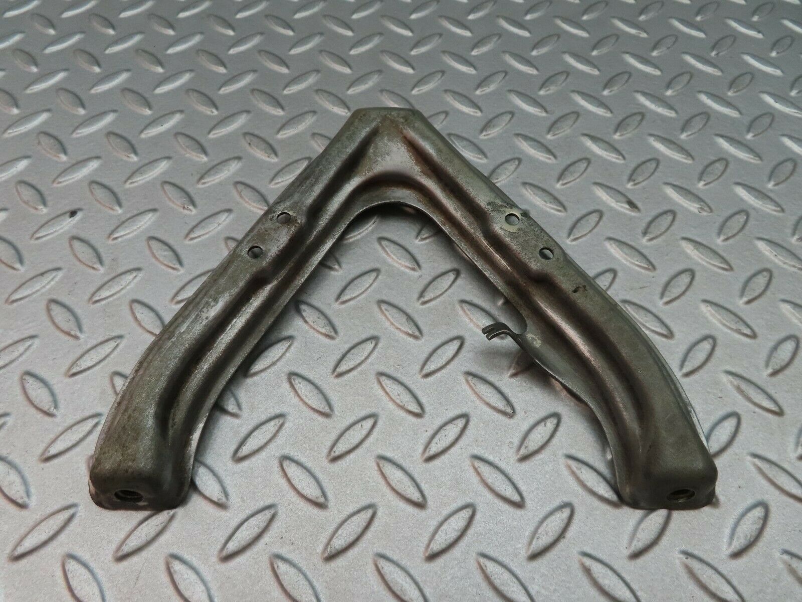 5637 Mercedes-Benz W124 230E Air Intake Manifold Bracket