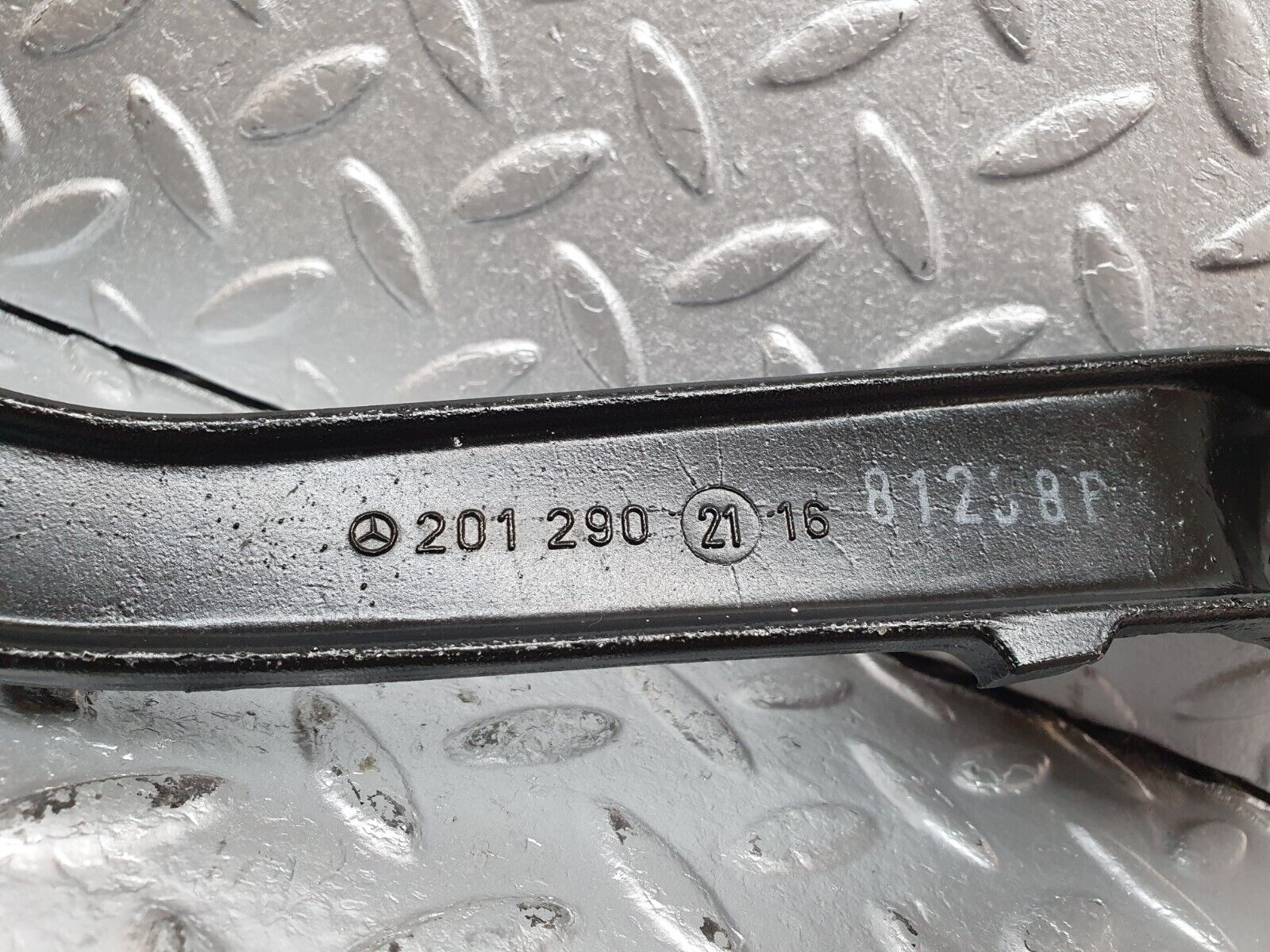 41458 Mercedes-Benz W124 200E Clutch Pedal With Rubber 2012902116 2012910282