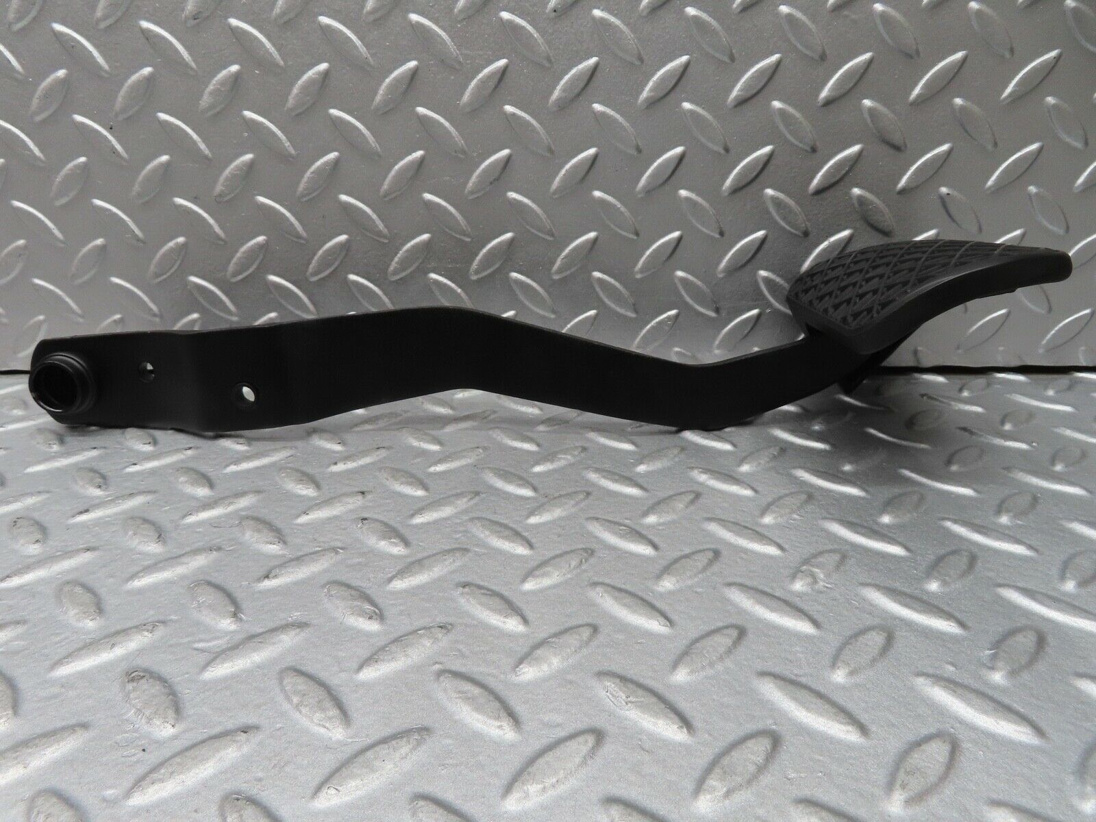 16965 Mercedes-Benz C123 280CE Coupe Brake Pedal With Rubber 1232910082