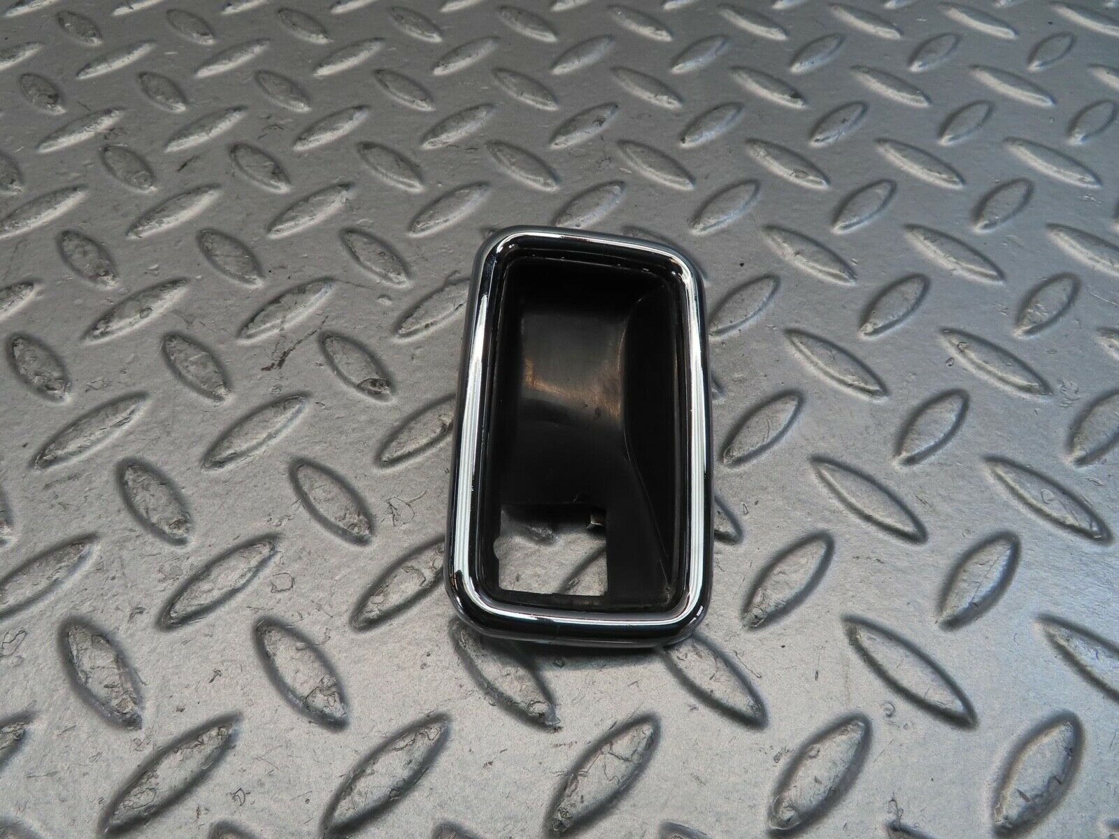 11366 Mercedes-Benz C123 230CE Coupe Frame For Door Opener Right 1087660611