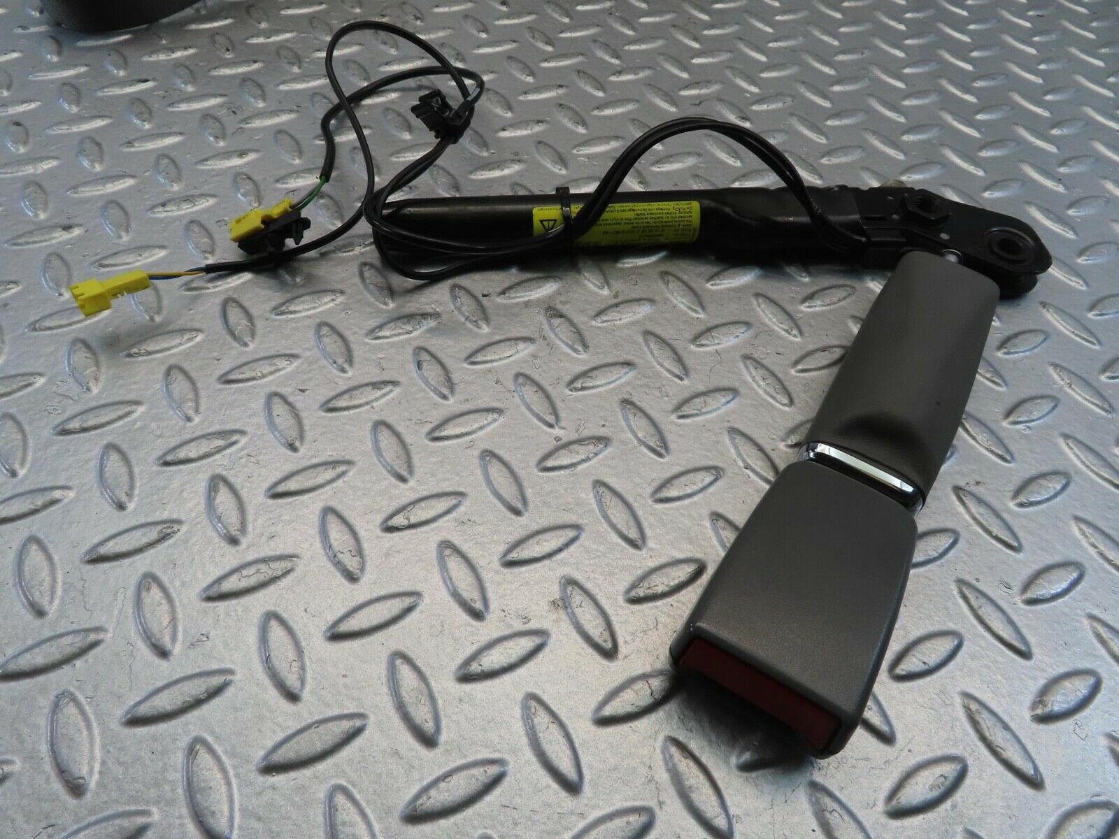 11212 Mercedes-Benz W221 S320 Front Left Seat Belt With Buckle 2218603185