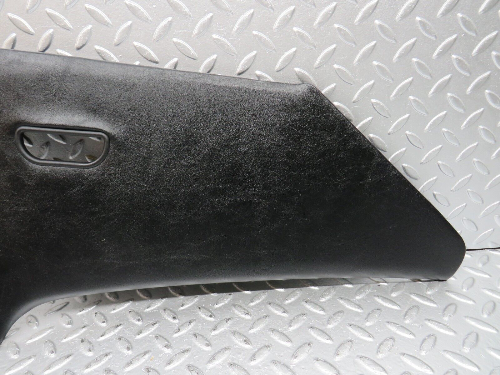 31568 Mercedes-Benz W201 190LE 1.8L C Pillar Cover Trim Left Black 2016950144