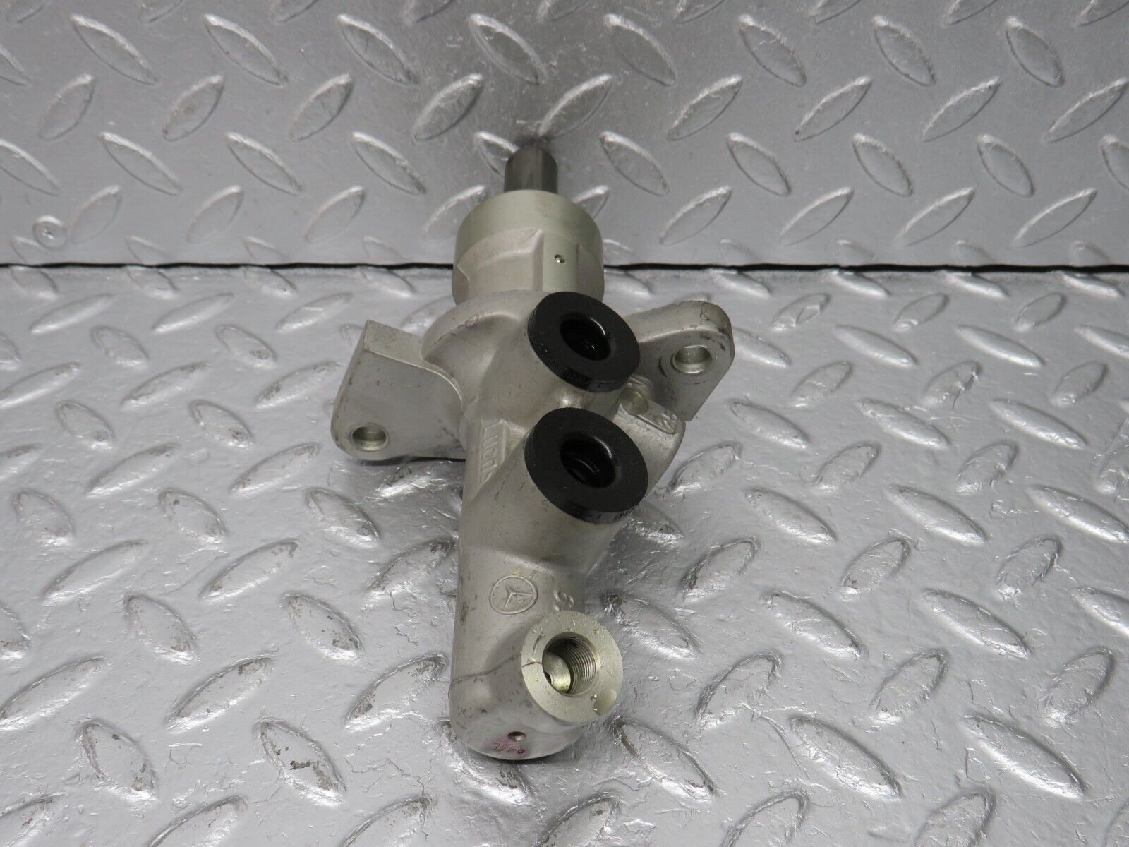 39435 Mercedes-Benz R129 320SL Coupe Brake Master Cylinder Lucas