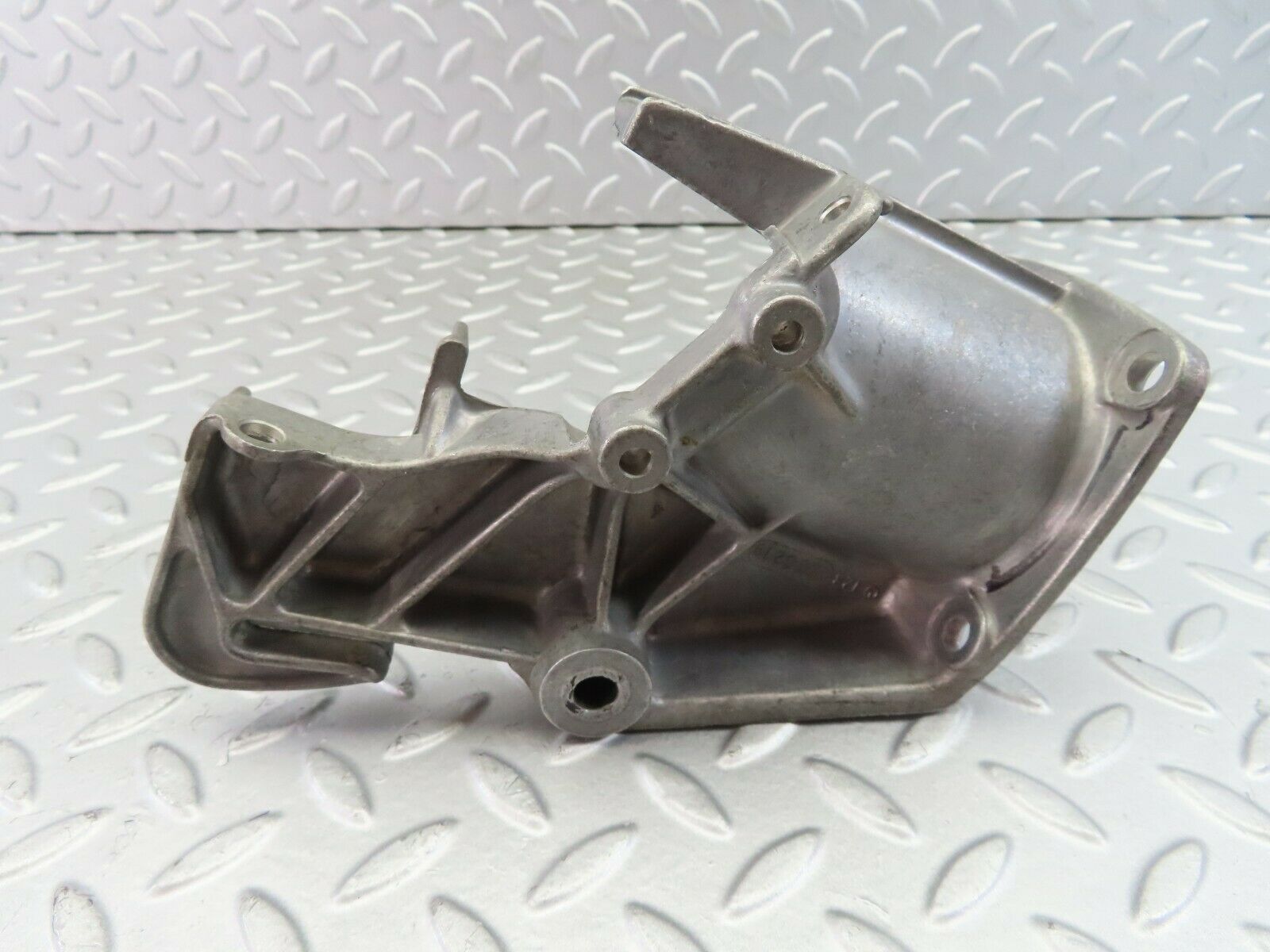 7674 Mercedes-Benz S123 230TE Wagon Brake Pedal Bracket Support 1232900219