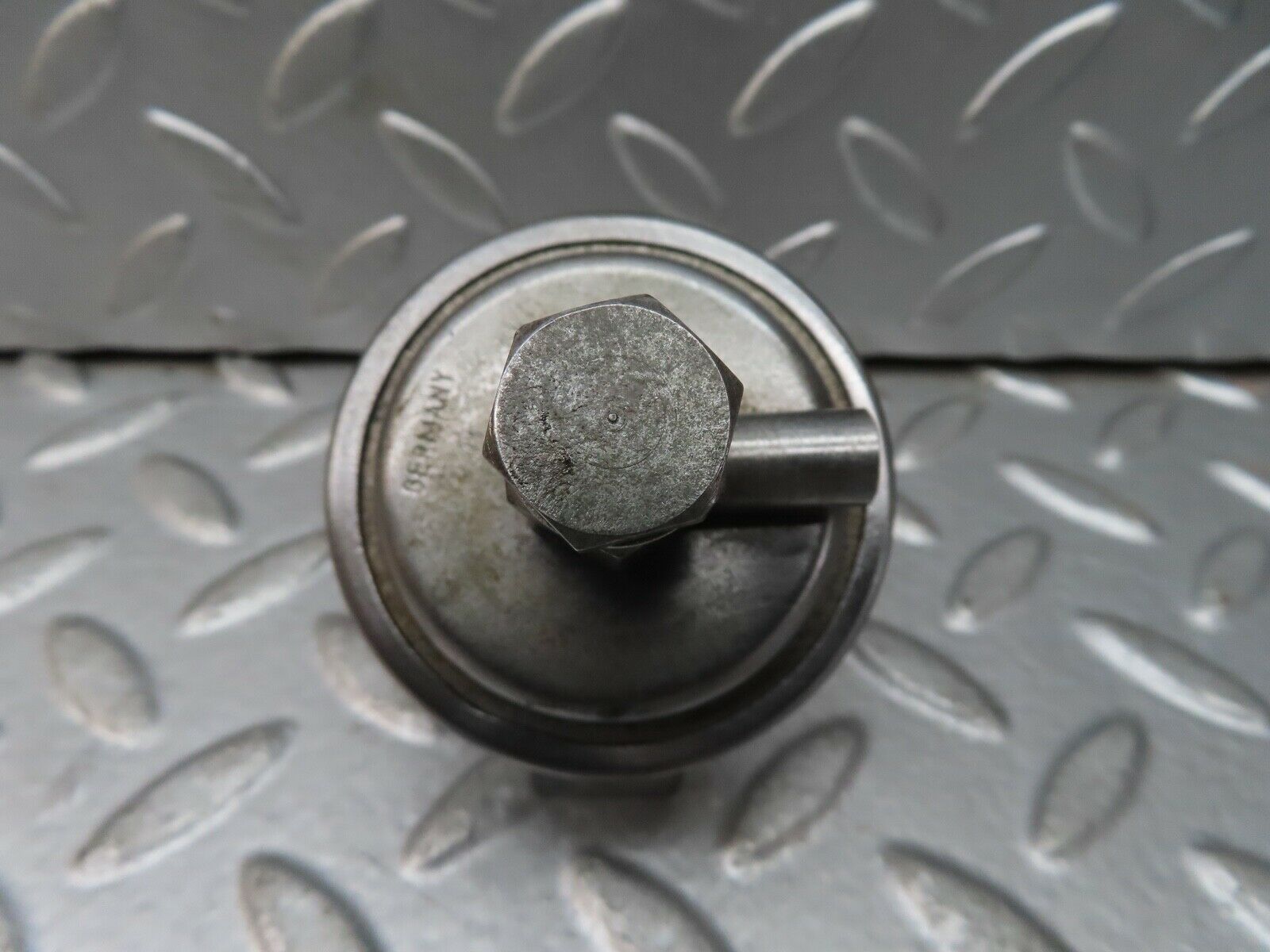 18747 Mercedes-Benz W120 W121 Ponton Ignition Distributor Vacuum Control Valve