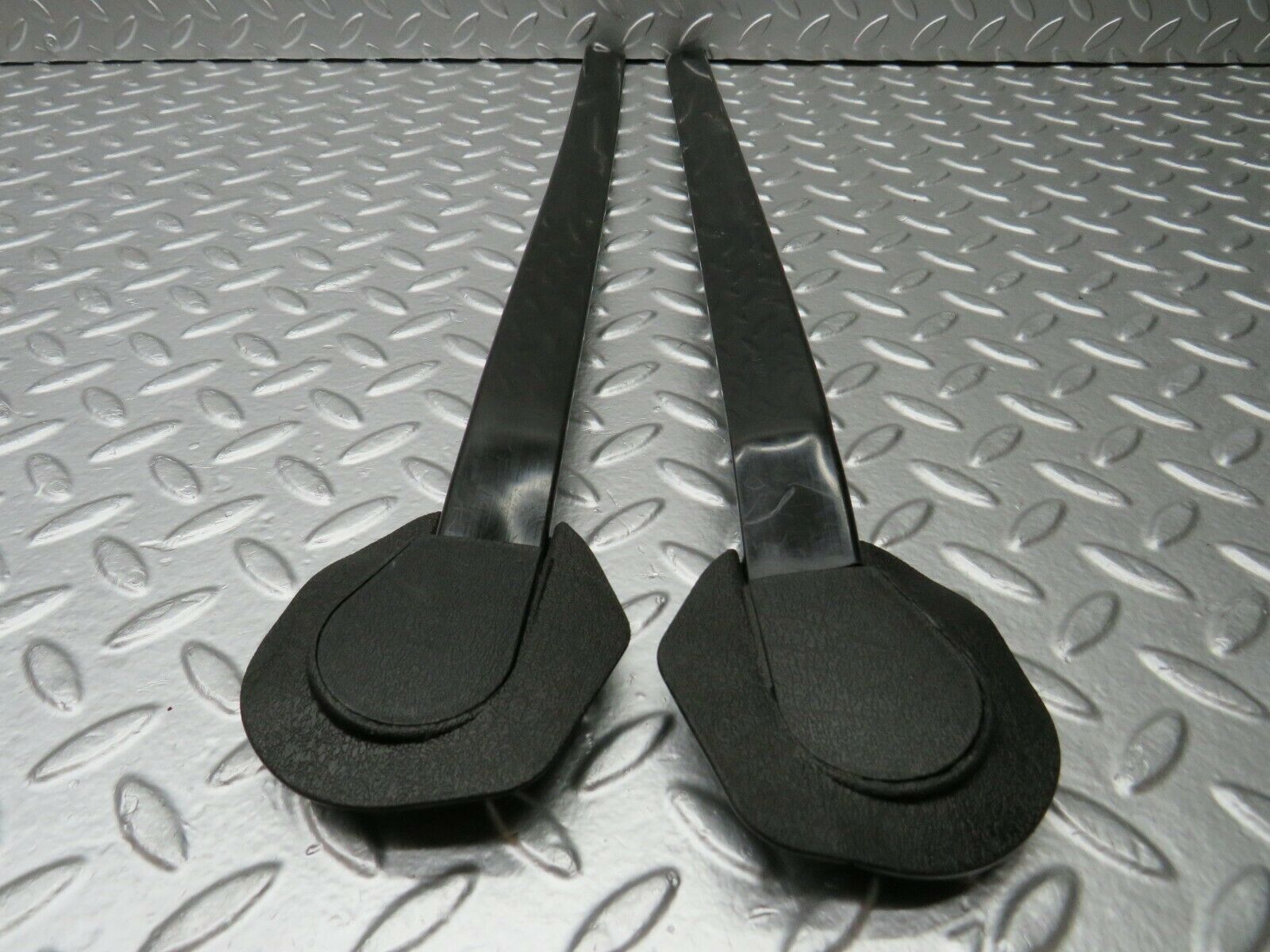 24056 Mercedes-Benz W123 280E Seat Belt Runner 1239192520 1239192620