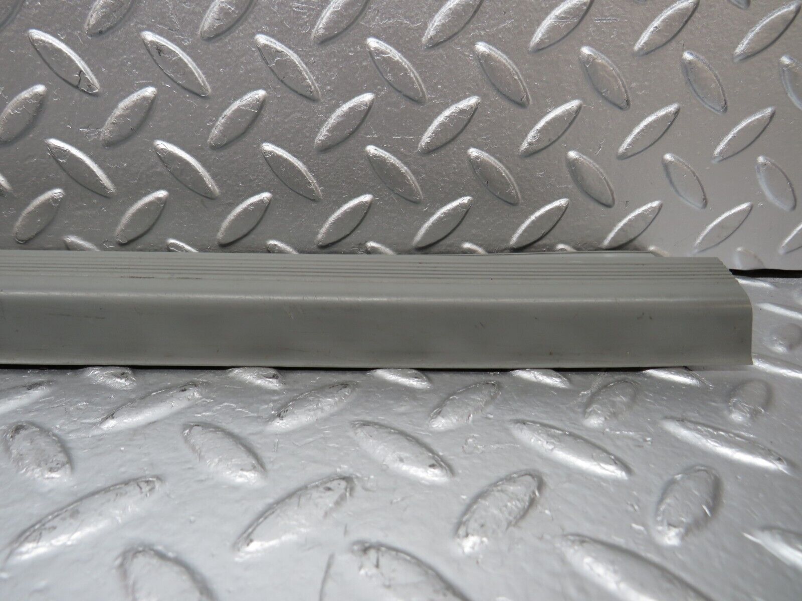 31209 Mercedes-Benz S124 220TE Wagon Rear Left Door Sill Trim