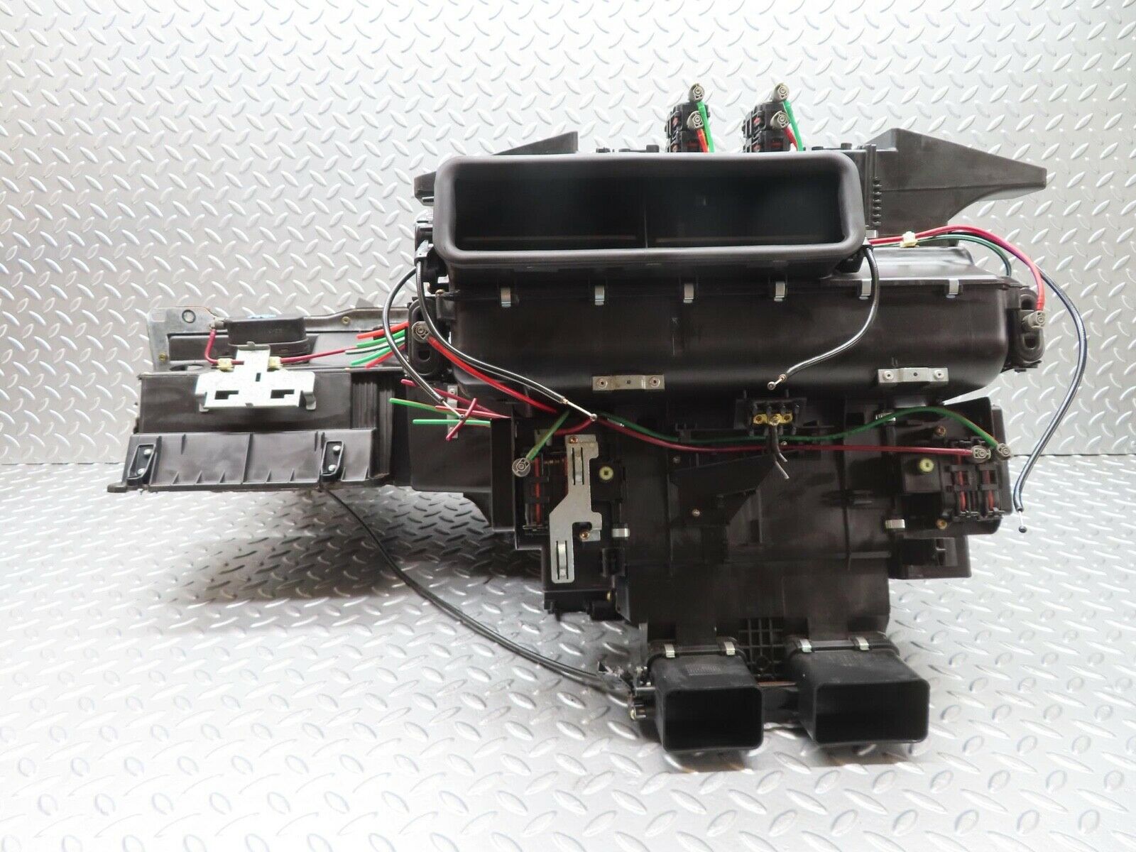 15106 Mercedes-Benz W140 S320 Heater Box Blower Housing Behr 1408303662