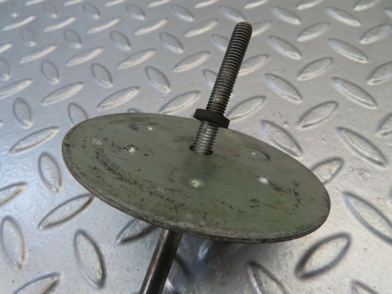 11605 Mercedes-Benz C123 230CE Coupe Spare Wheel Holder