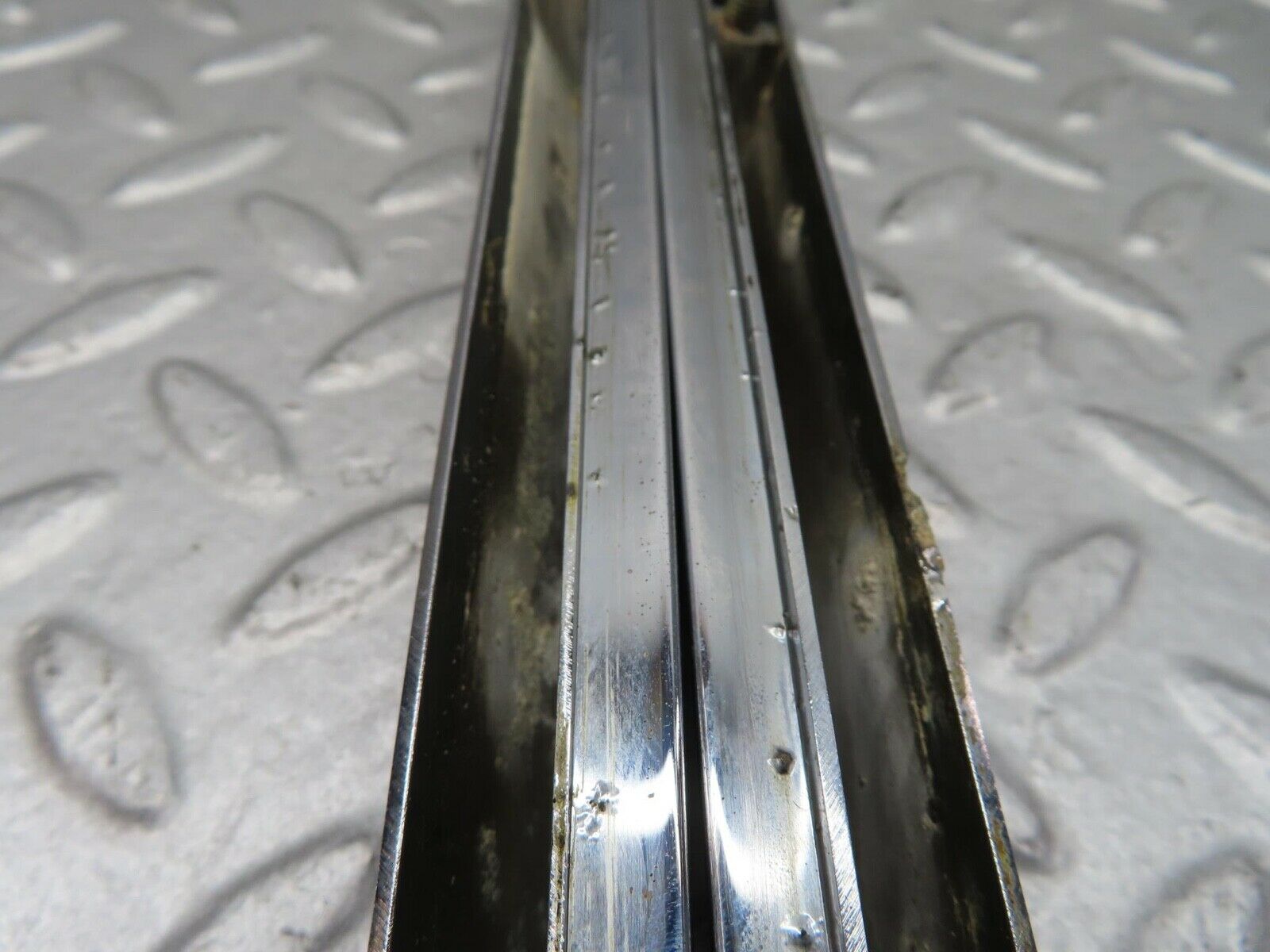 14331 Mercedes-Benz W116 350SE Trunk Chrome Moulding Trim Pair 1166900380