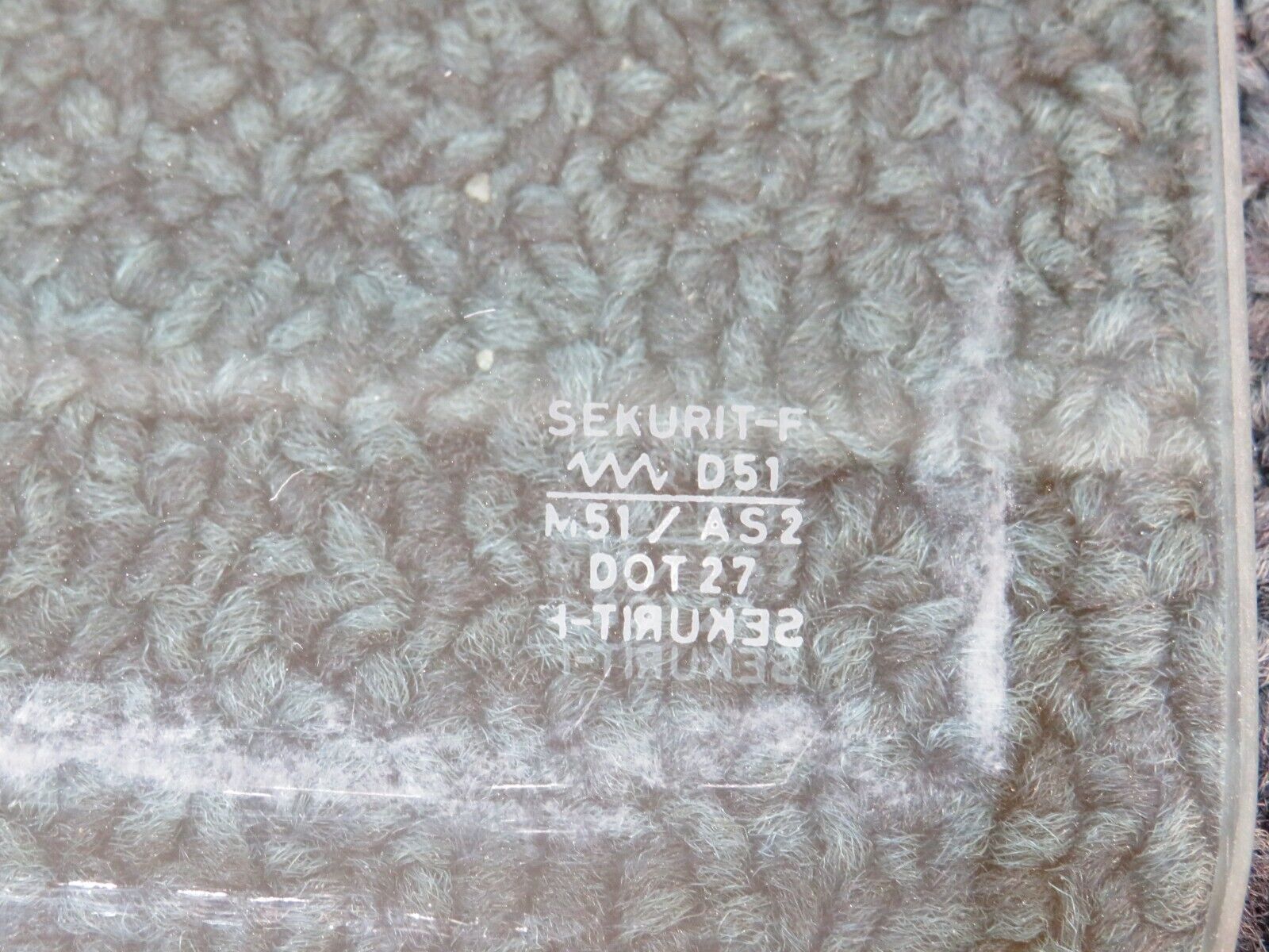 37513 Mercedes-Benz W109 300SEL Rear Left Door Window Glass