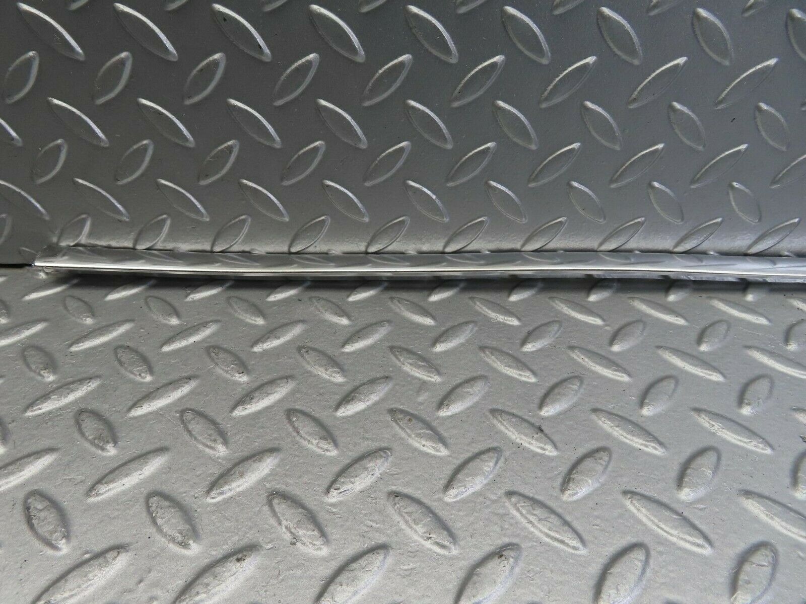 10143 Mercedes-Benz C123 230CE Coupe Front Windscreen Chrome Trim