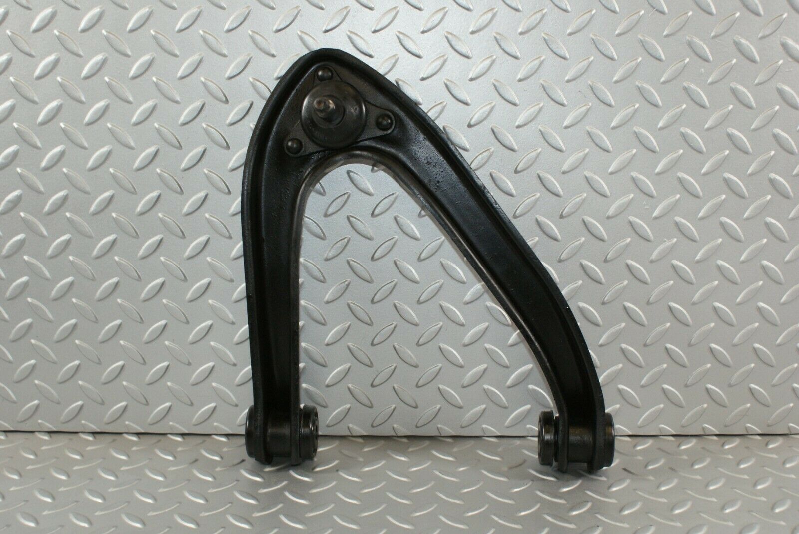 3213 Mercedes-Benz W115 220D Front Right Upper Control Arm