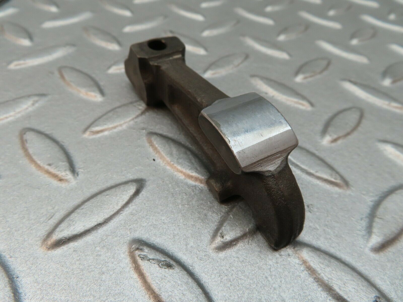 3536 Mercedes-Benz W108 280SE Valve Rocker Arm With Retaining Spring