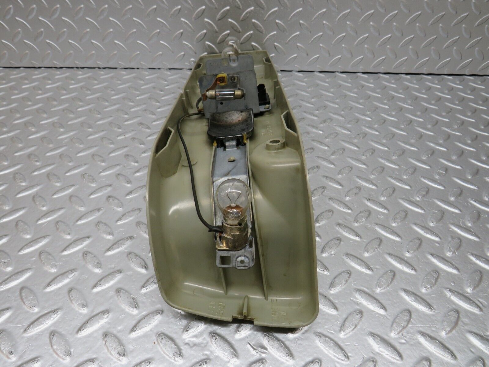 32688 Mercedes-Benz C107 350SLC Coupe Coupe Tail Light Bulb Holder Left Side