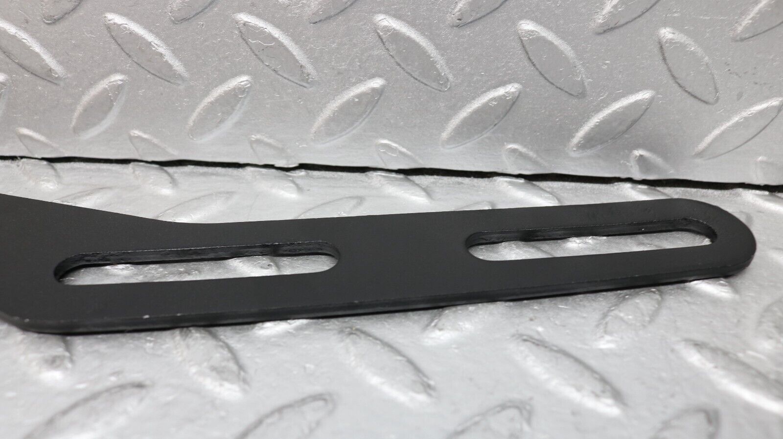 37214 Mercedes-Benz C126 420SEC Coupe Exhaust Bracket