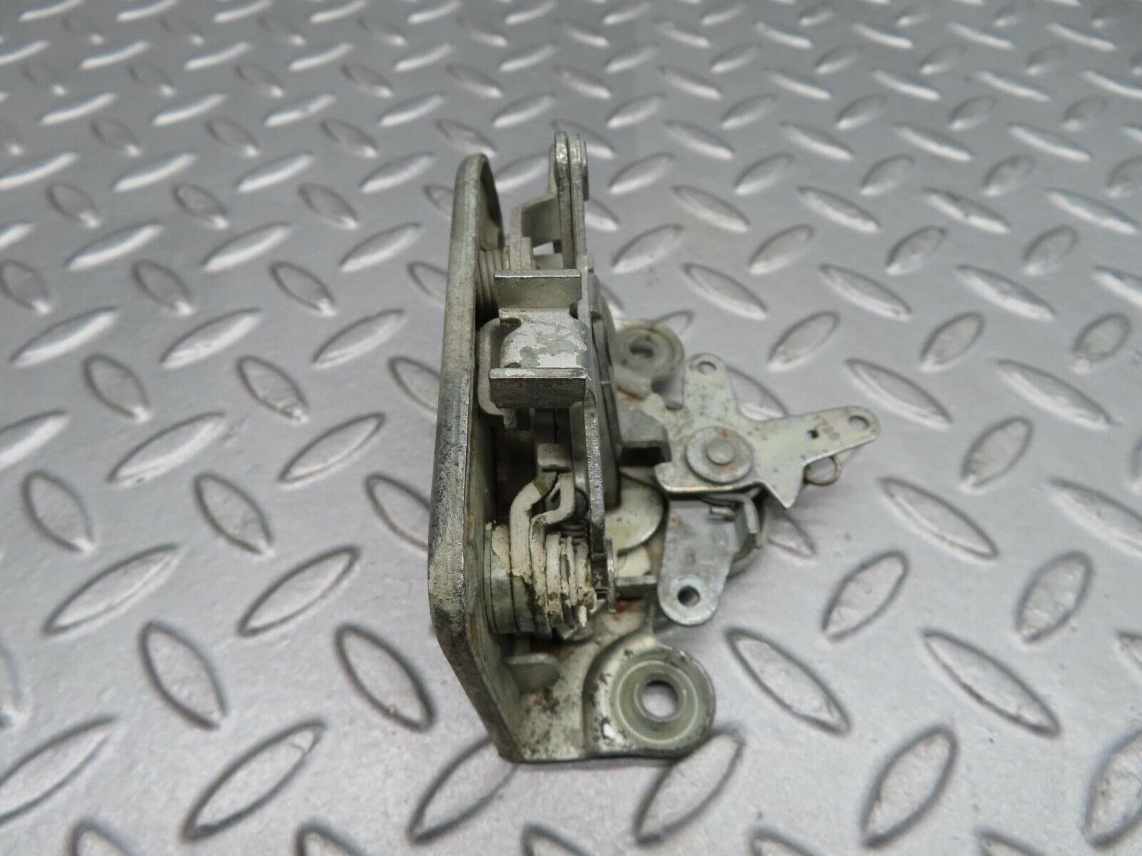 12285 Mercedes-Benz W108 280SE 3.5 Rear Right Door Lock Mechanism