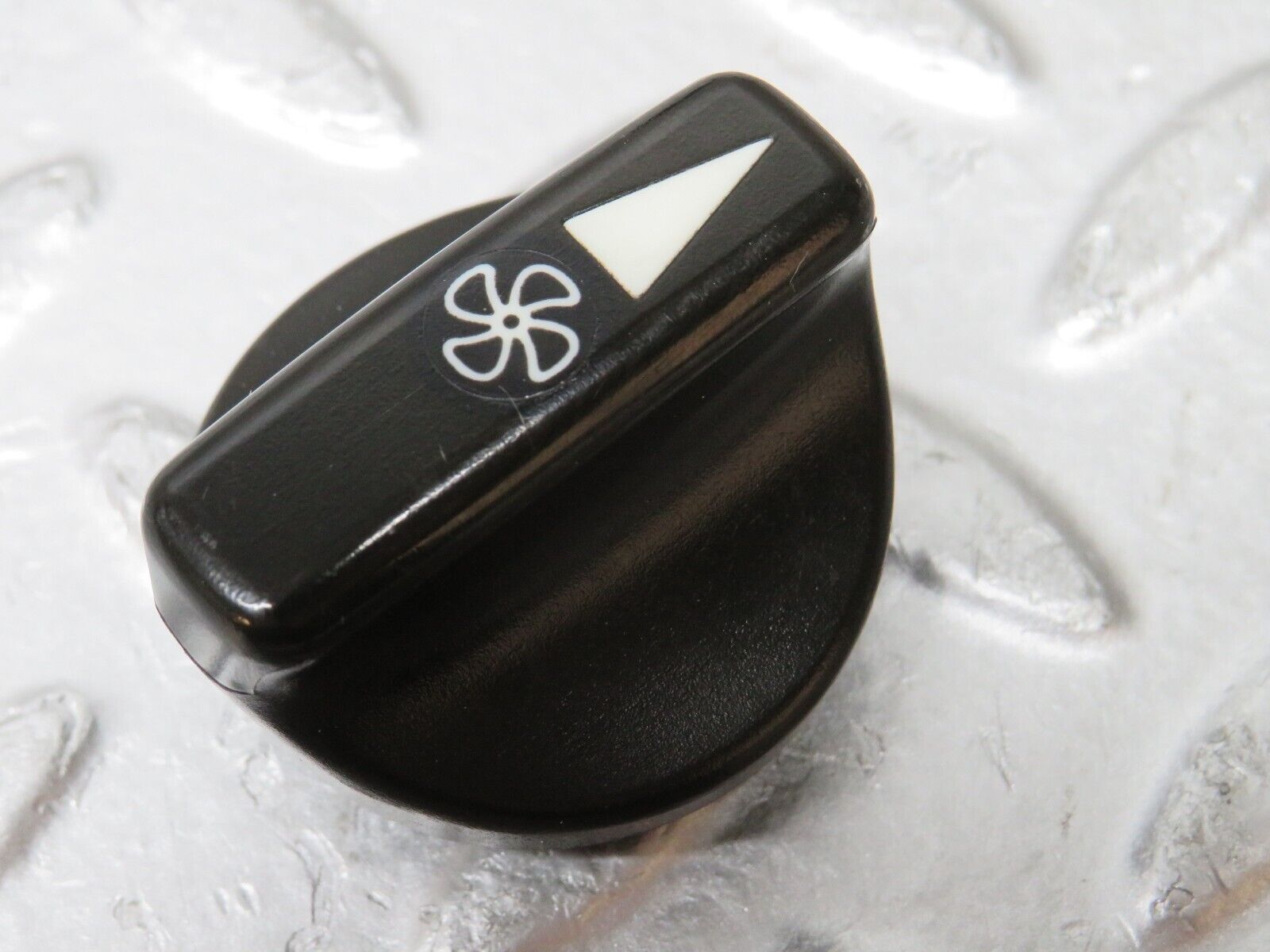 29750 Mercedes-Benz W123 230E Heater Control Knob Set