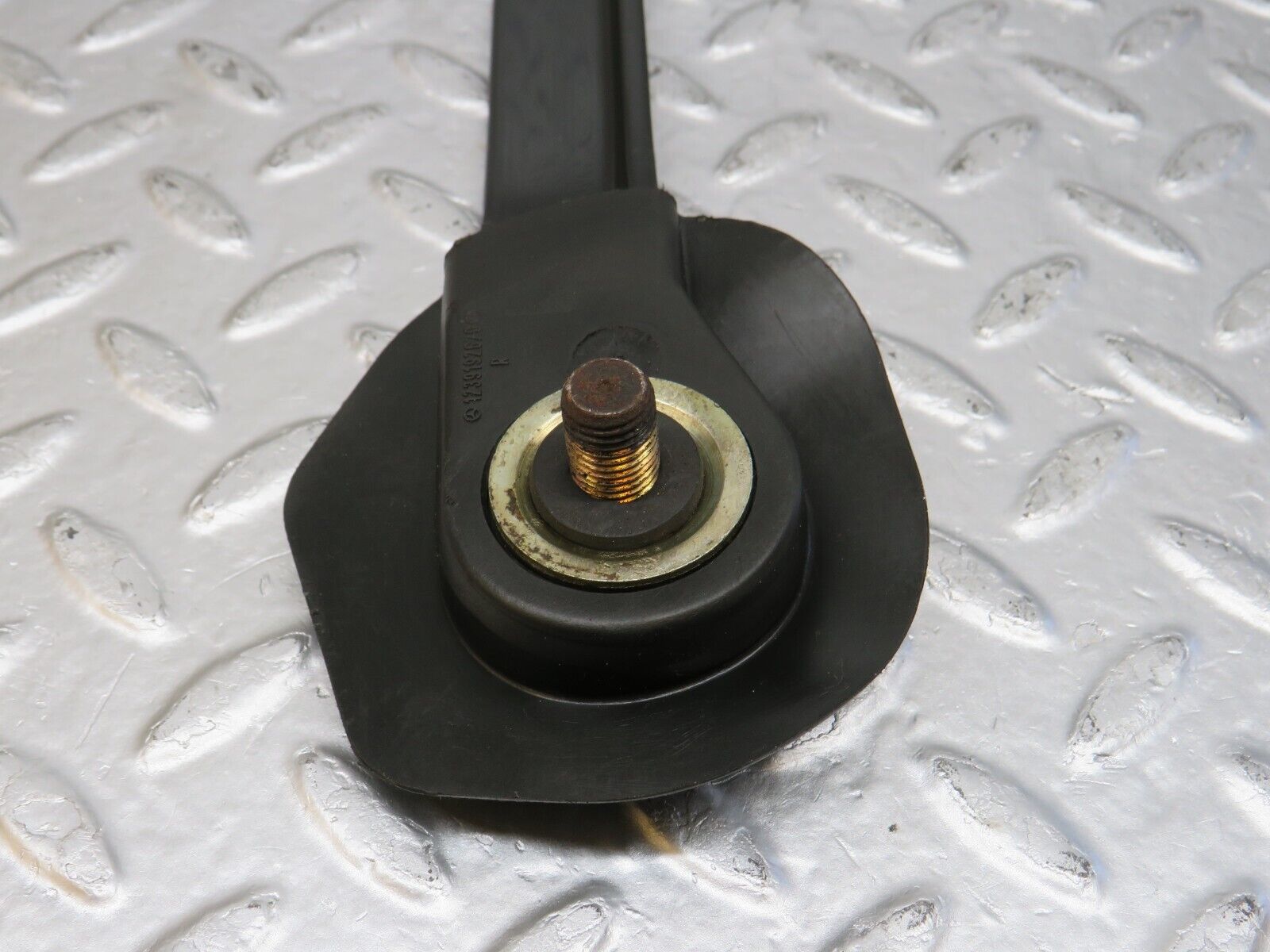 33891 Mercedes-Benz C123 230CE Coupe Front Right Seat Belt Runner 1239192620