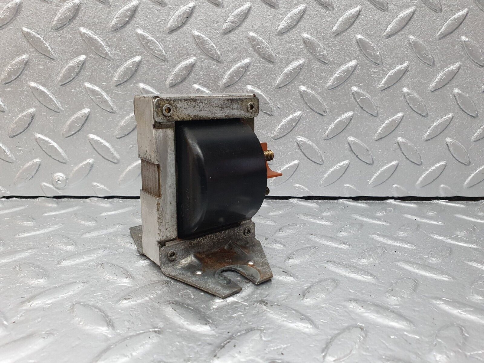 41529 Mercedes-Benz W124 200E Ignition Coil 080 03D 00065