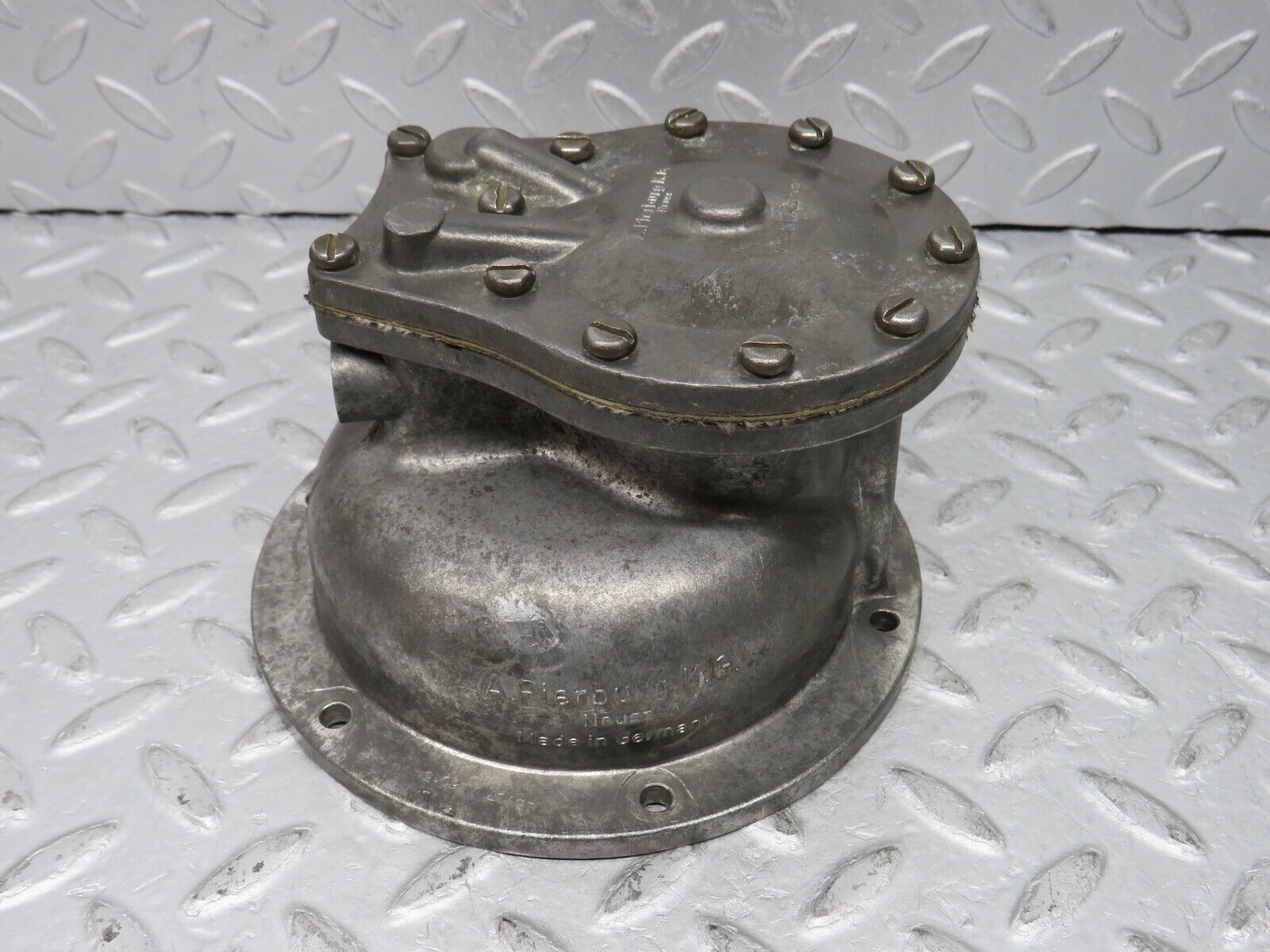 35909 Mercedes-Benz 240D OM616.912 Vacuum Pump Pierburg DB/U7 5015