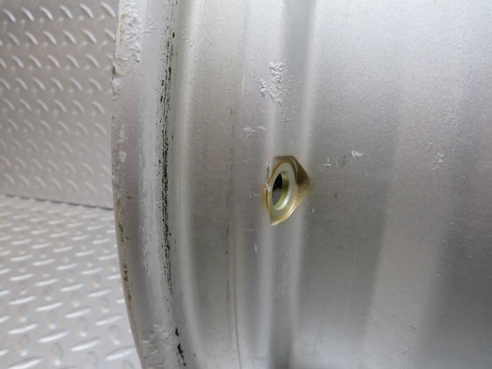 38189 Mercedes-Benz A124 Alloy Wheel 7Jx15H2 ET37 KBA44301