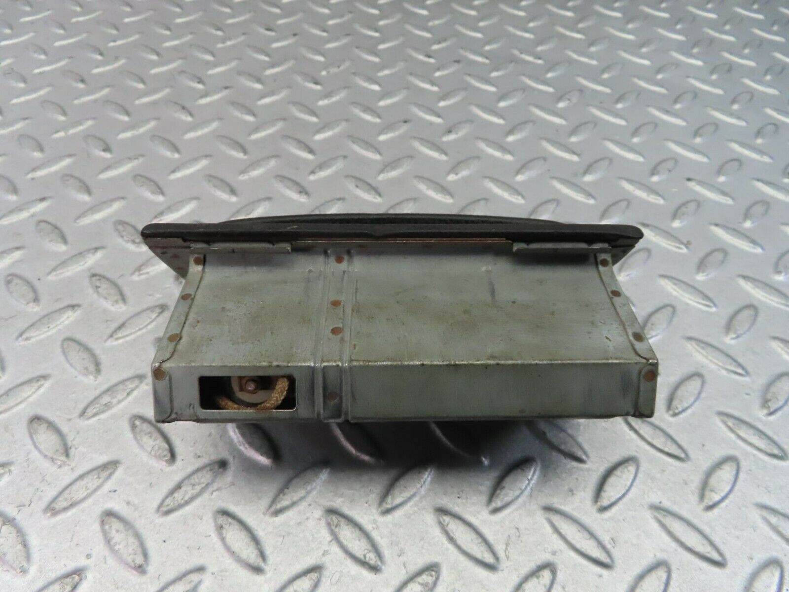 8699 Mercedes-Benz C107 Ashtray