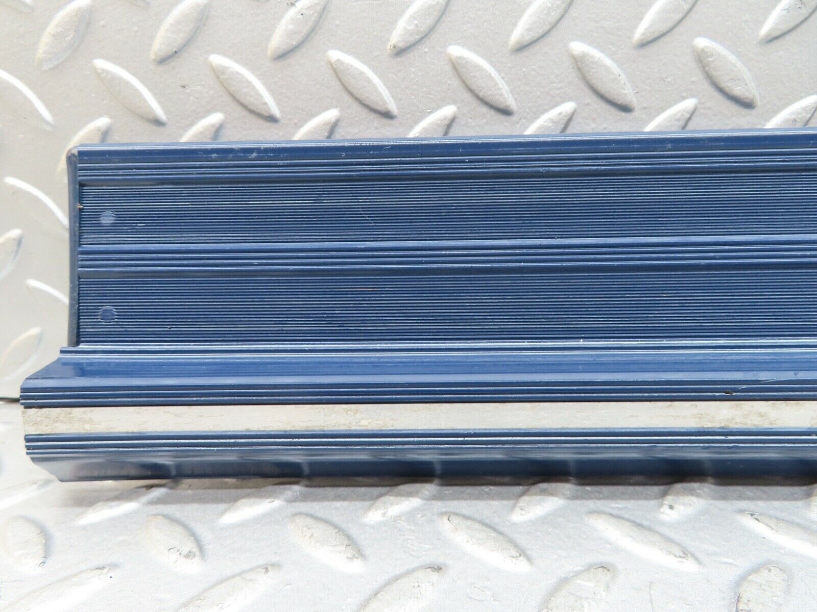 17532 Mercedes-Benz W116 450SEL Rear Right Door Sill Blue